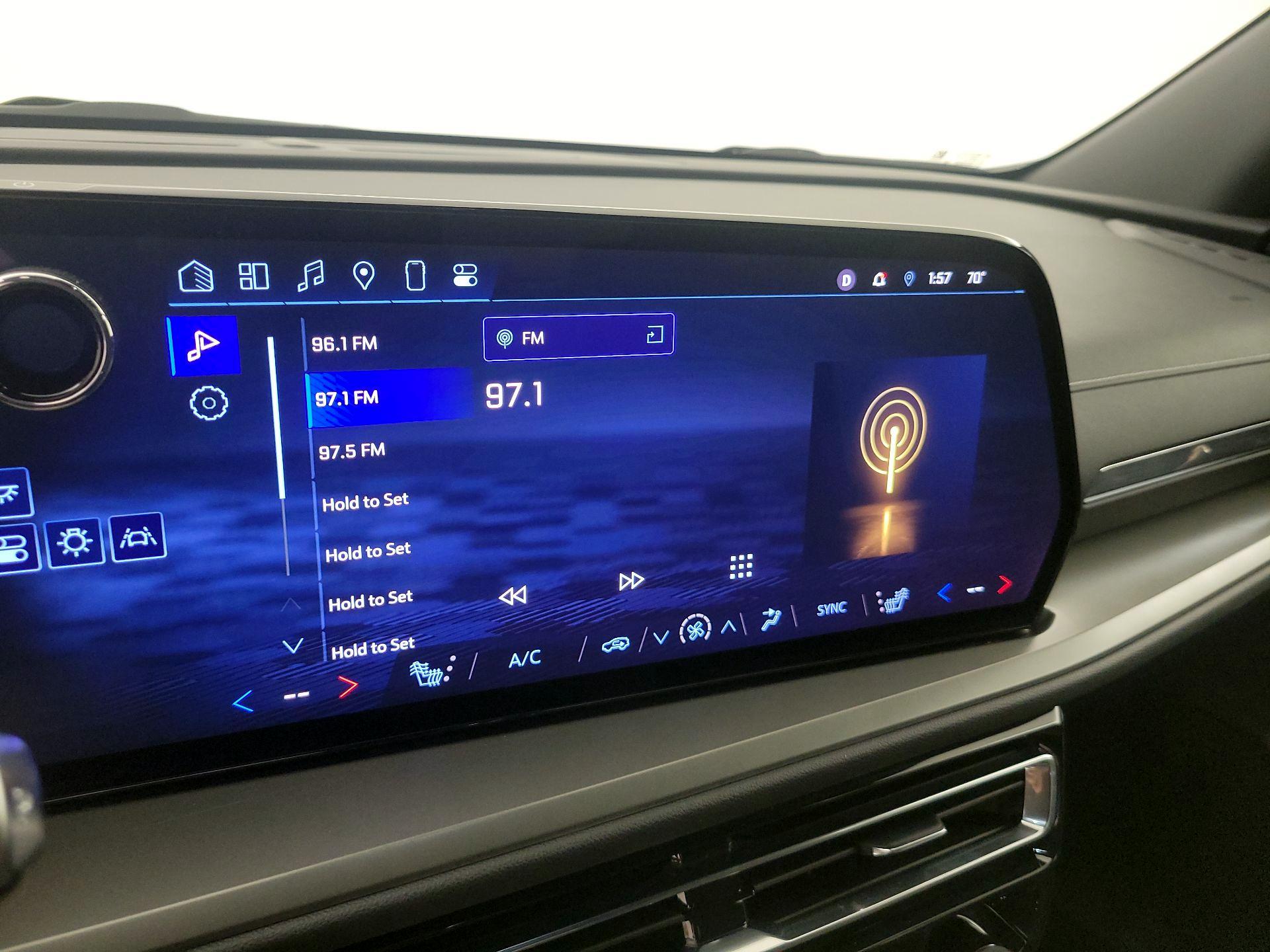 Thumbnail: 2025 Chevrolet Traverse - 16