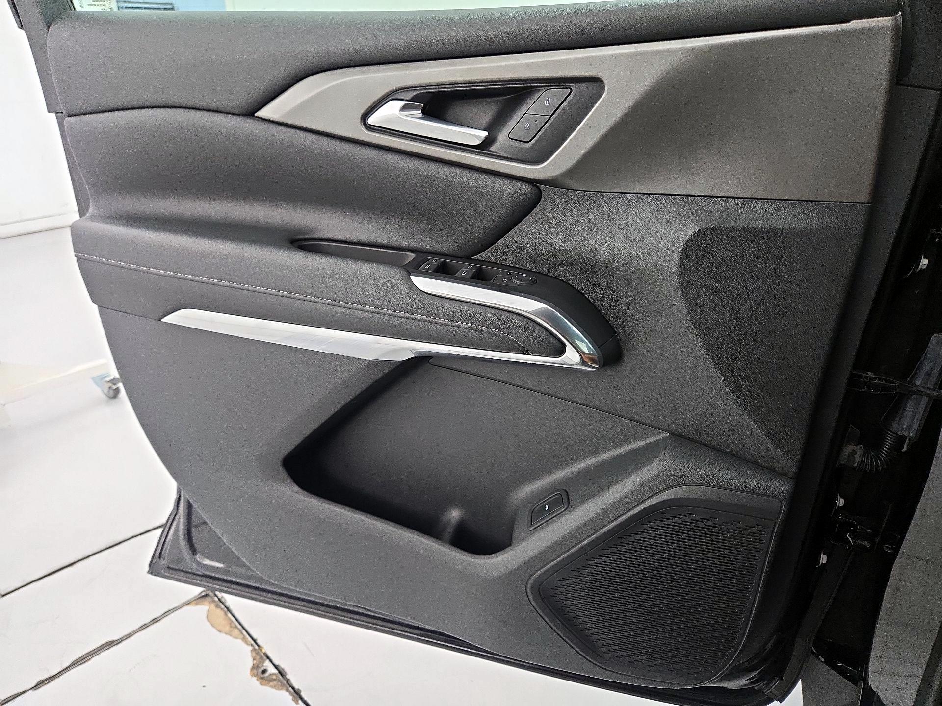 Thumbnail: 2025 Chevrolet Traverse - 12