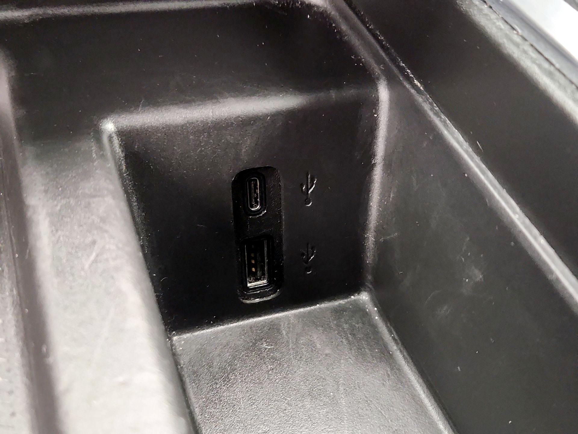 Thumbnail: 2025 GMC Acadia - 18