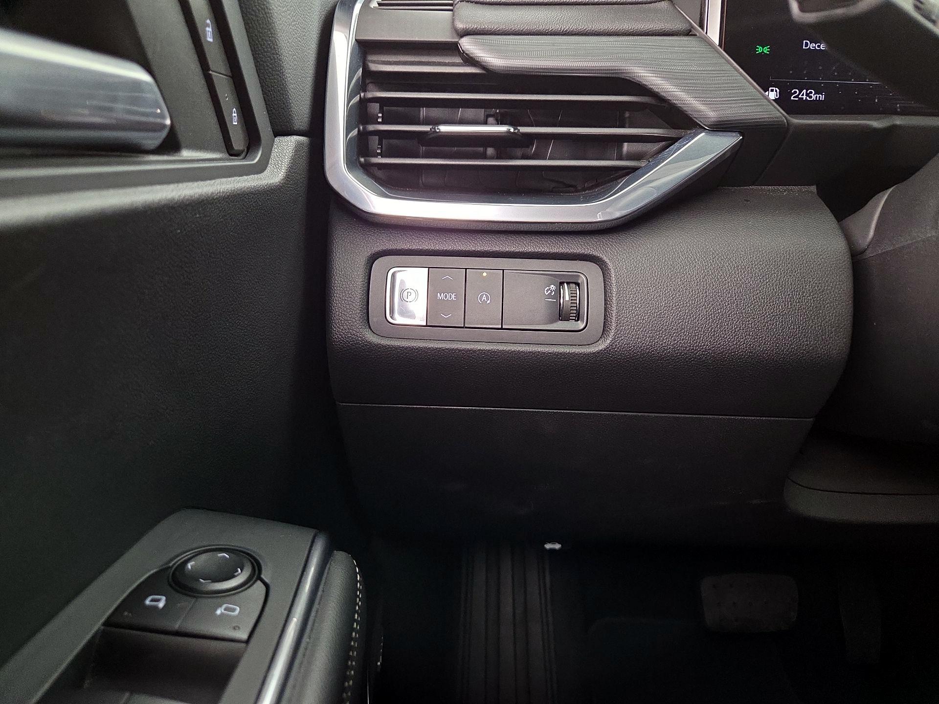 Thumbnail: 2025 GMC Acadia - 13