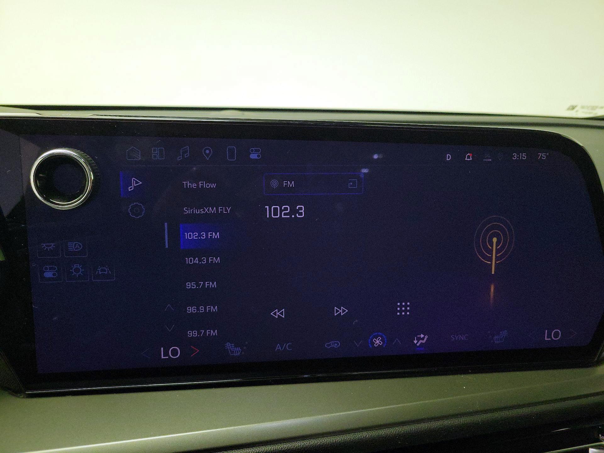 Thumbnail: 2025 Chevrolet Traverse - 15