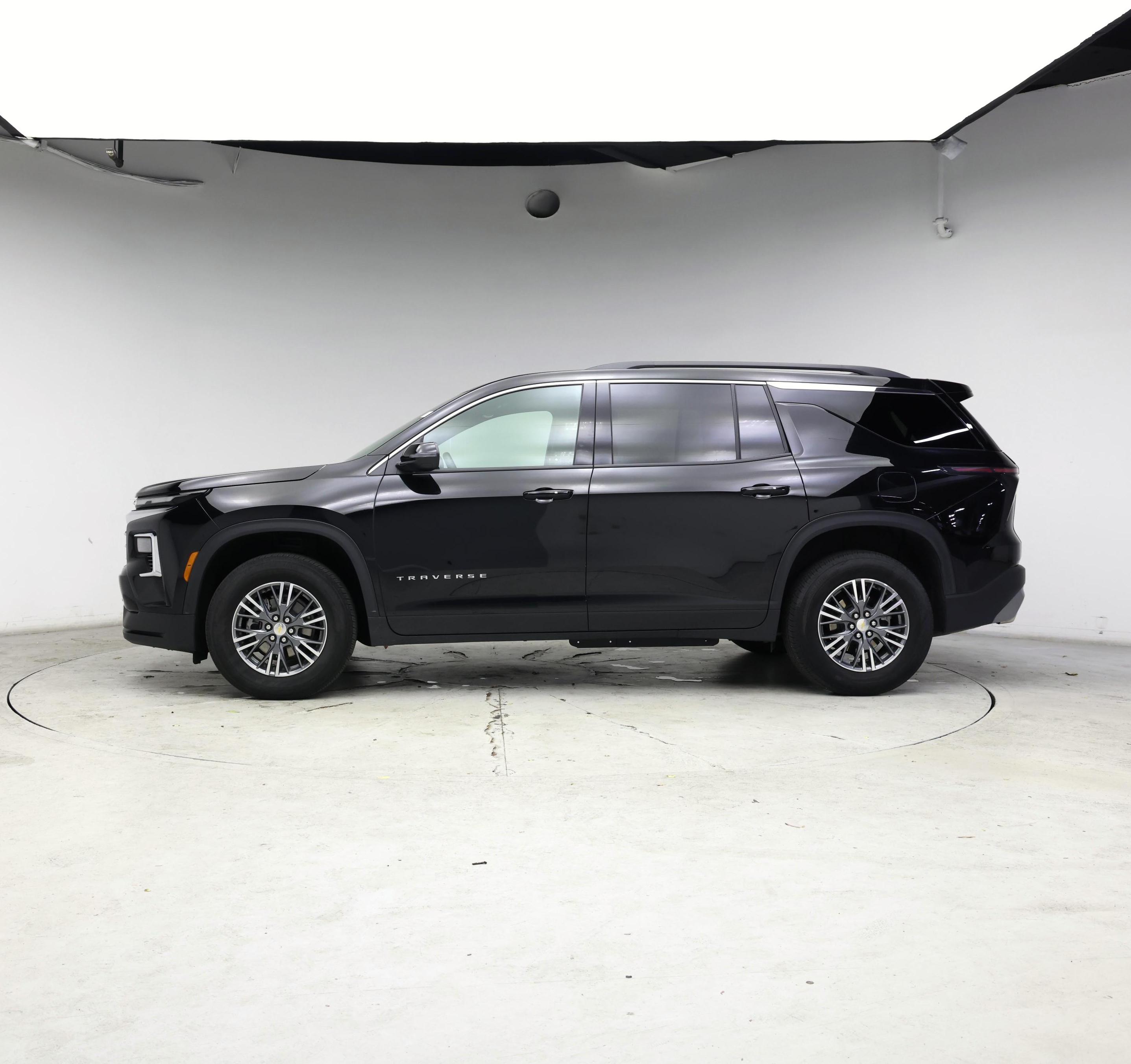 Thumbnail: 2025 Chevrolet Traverse - 3