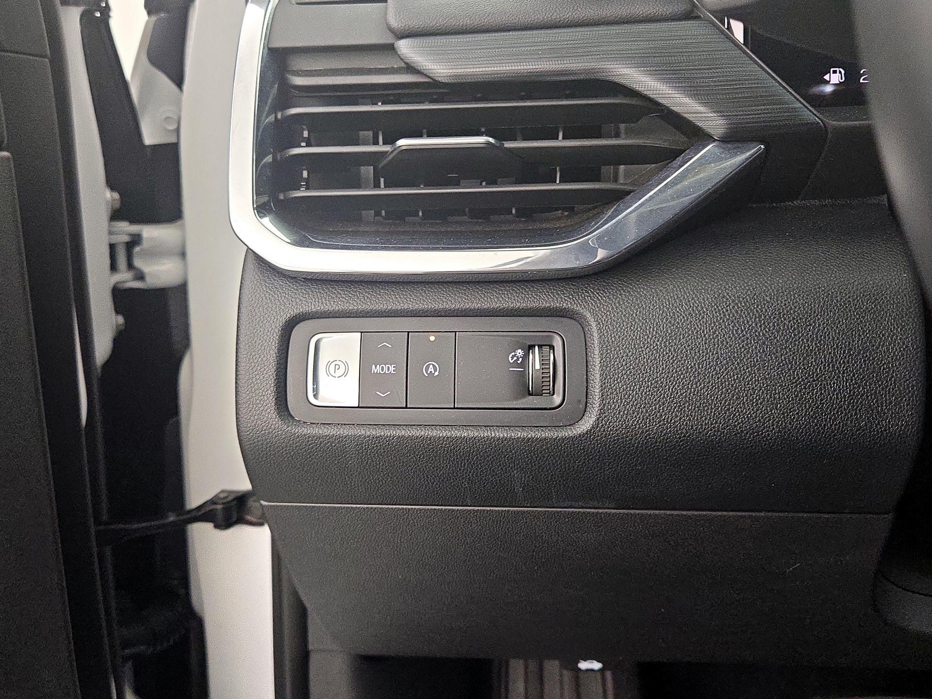 Thumbnail: 2025 GMC Acadia - 13