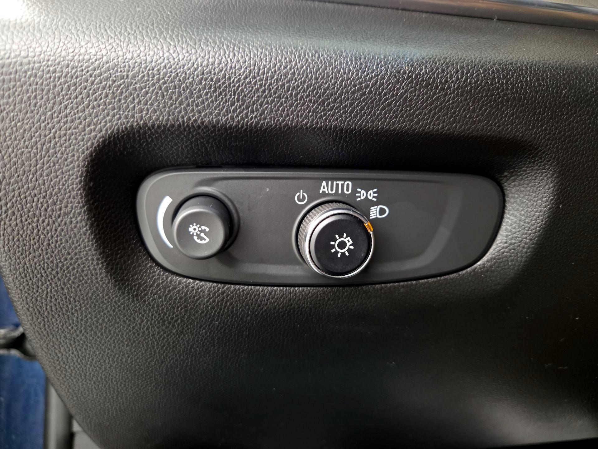 Thumbnail: 2023 Chevrolet Traverse - 13