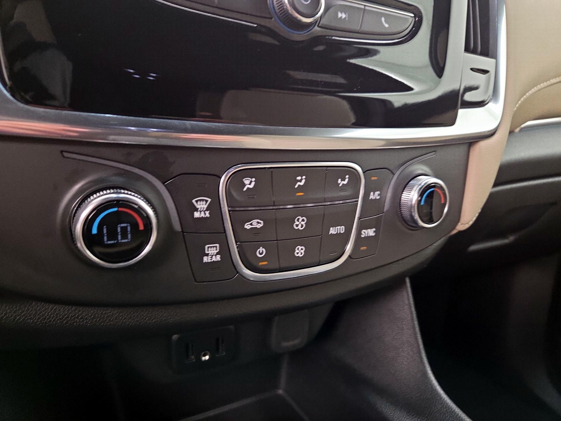 Thumbnail: 2023 Chevrolet Traverse - 16