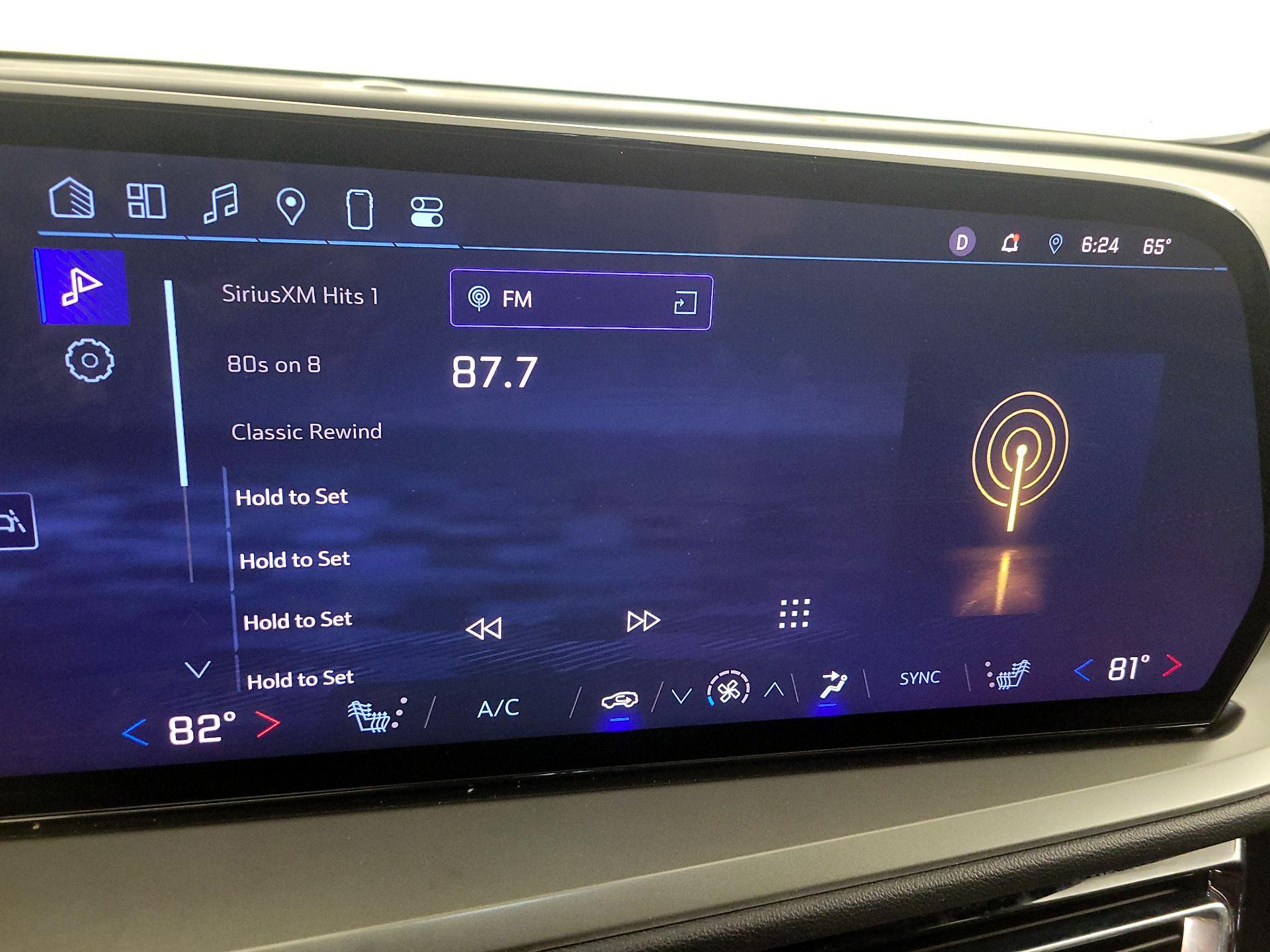 Thumbnail: 2025 Chevrolet Traverse - 15