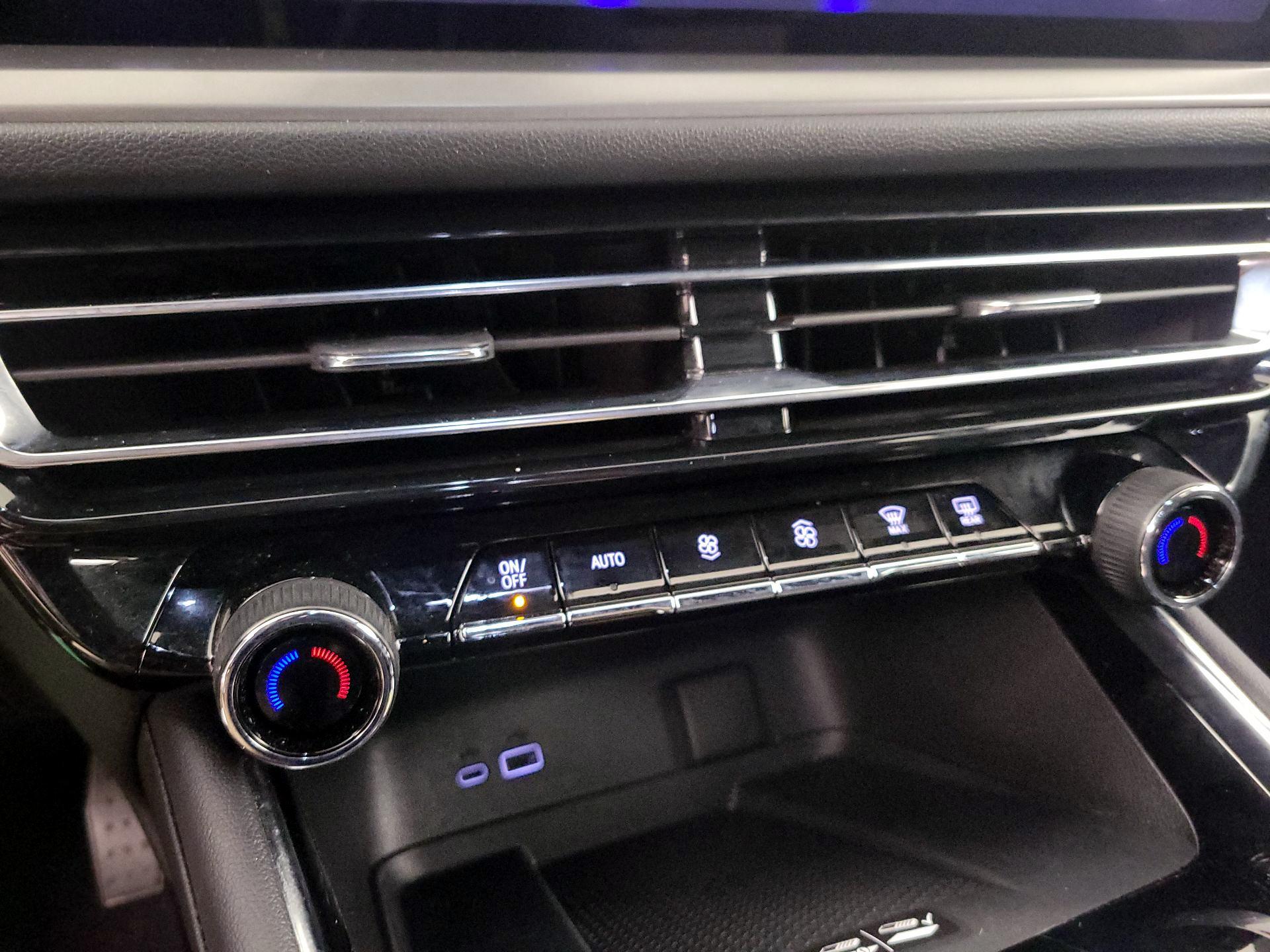 Thumbnail: 2025 Chevrolet Traverse - 16