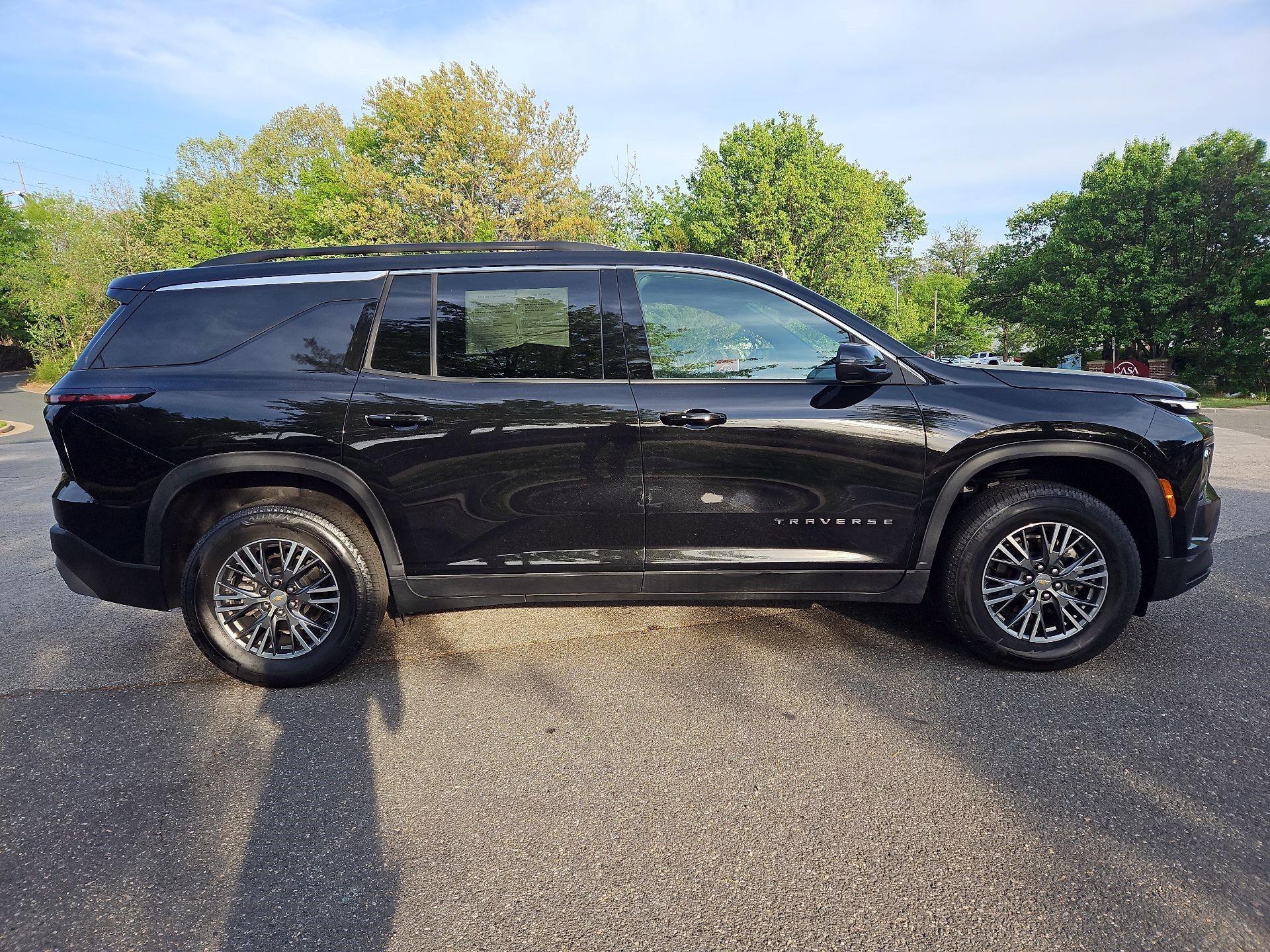 Thumbnail: 2025 Chevrolet Traverse - 4