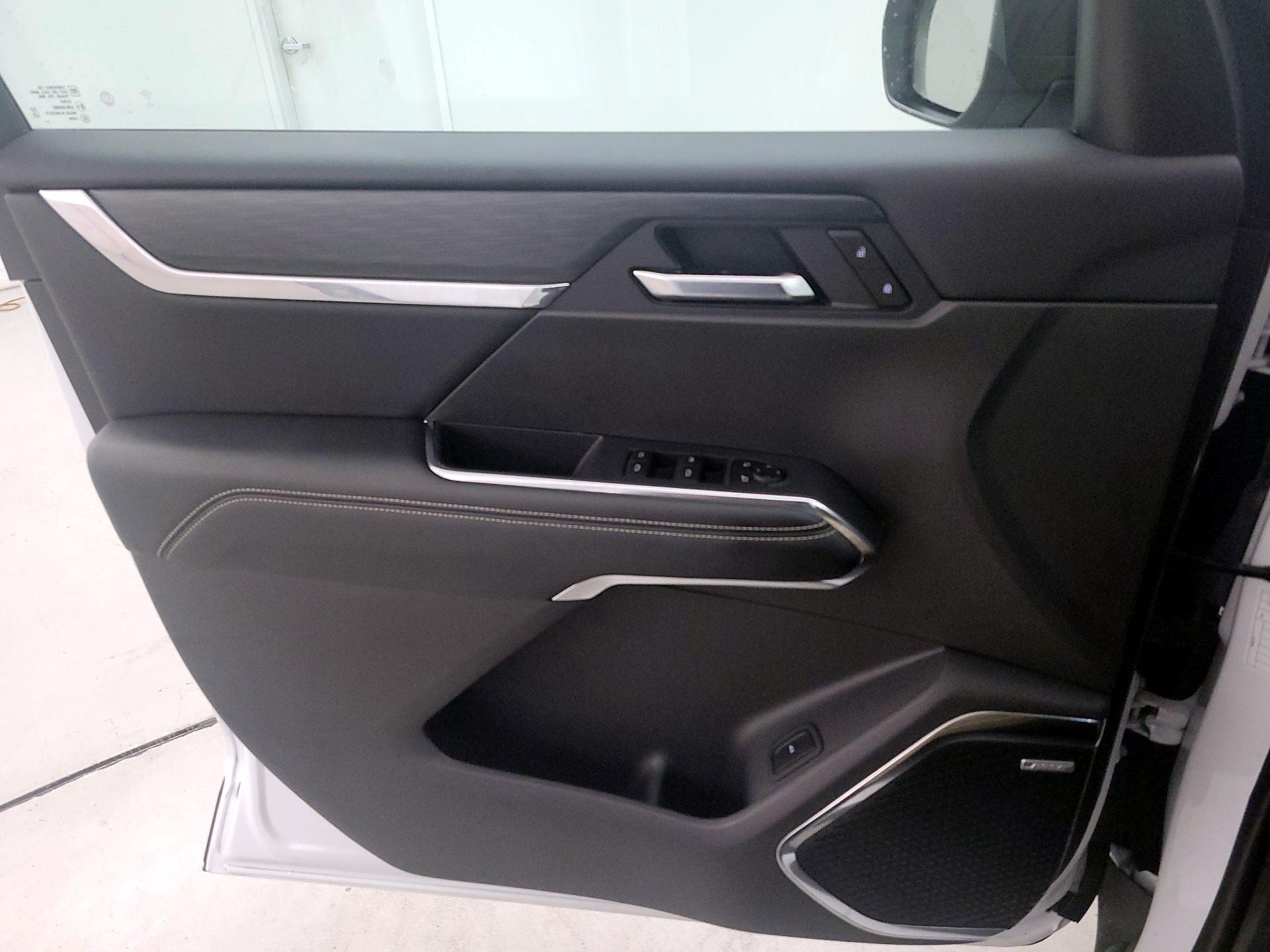 Thumbnail: 2025 GMC Acadia - 12