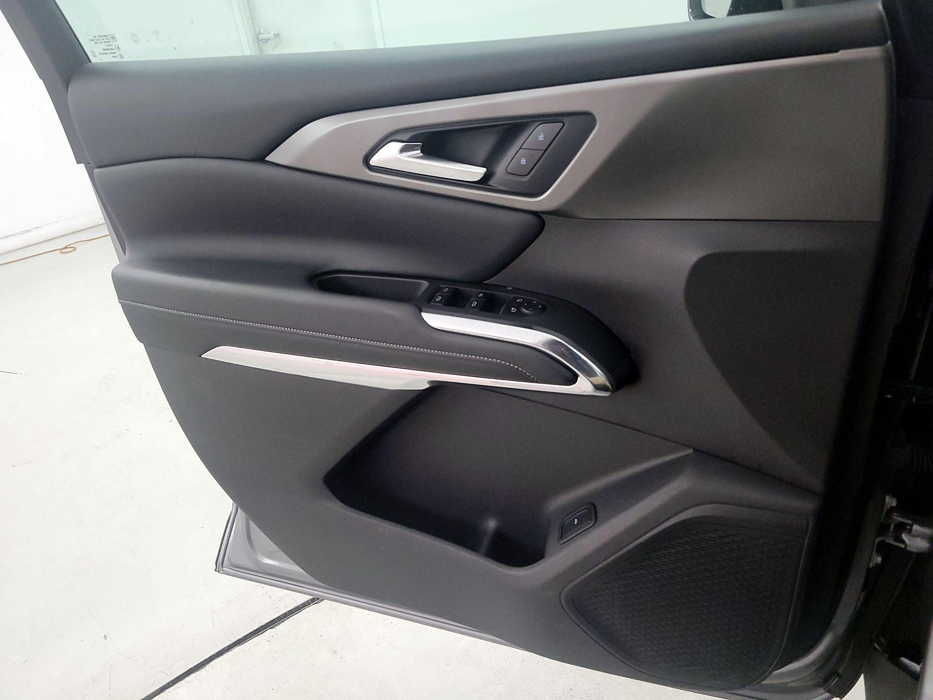 Thumbnail: 2025 Chevrolet Traverse - 12