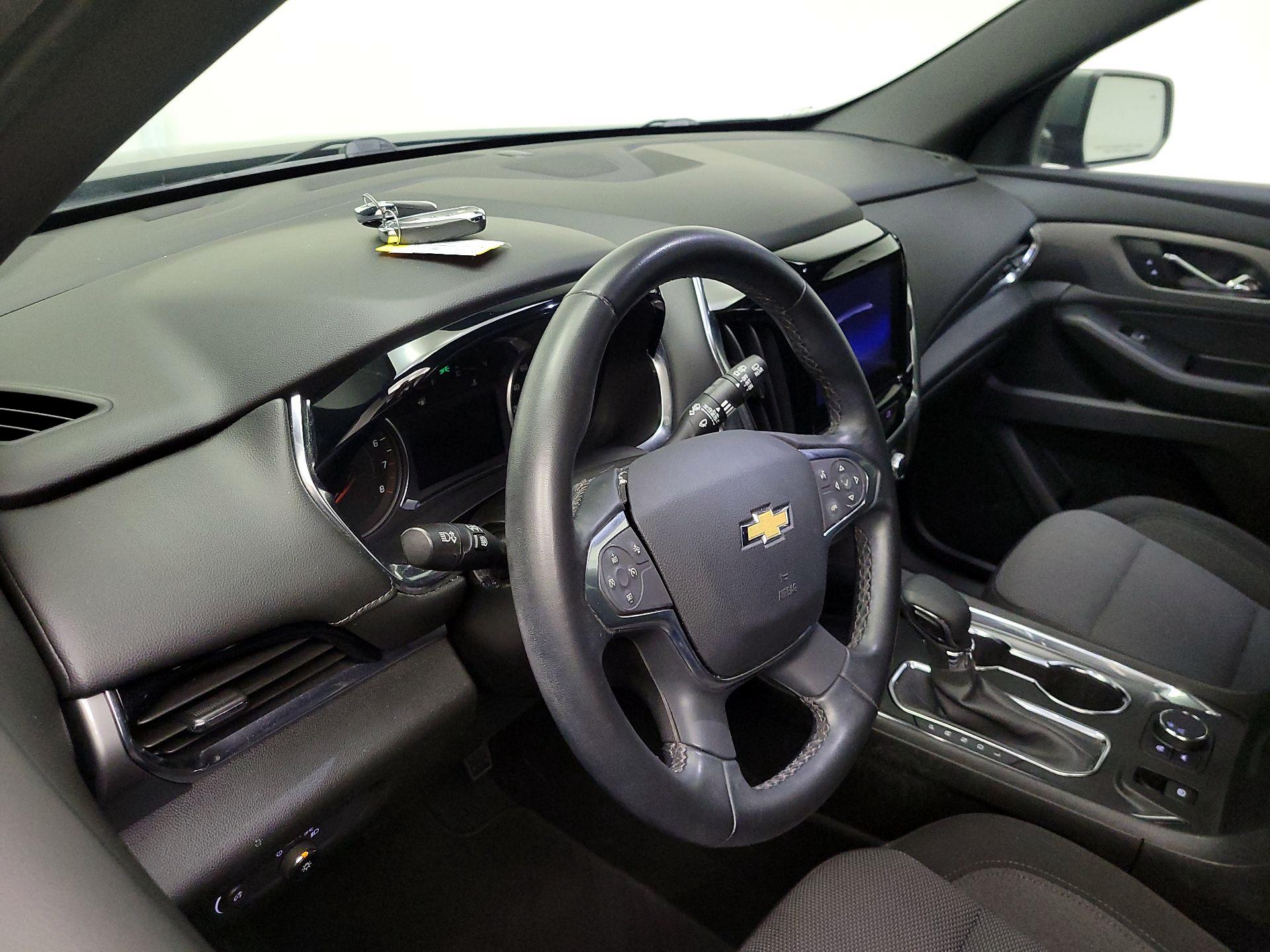 Thumbnail: 2023 Chevrolet Traverse - 9