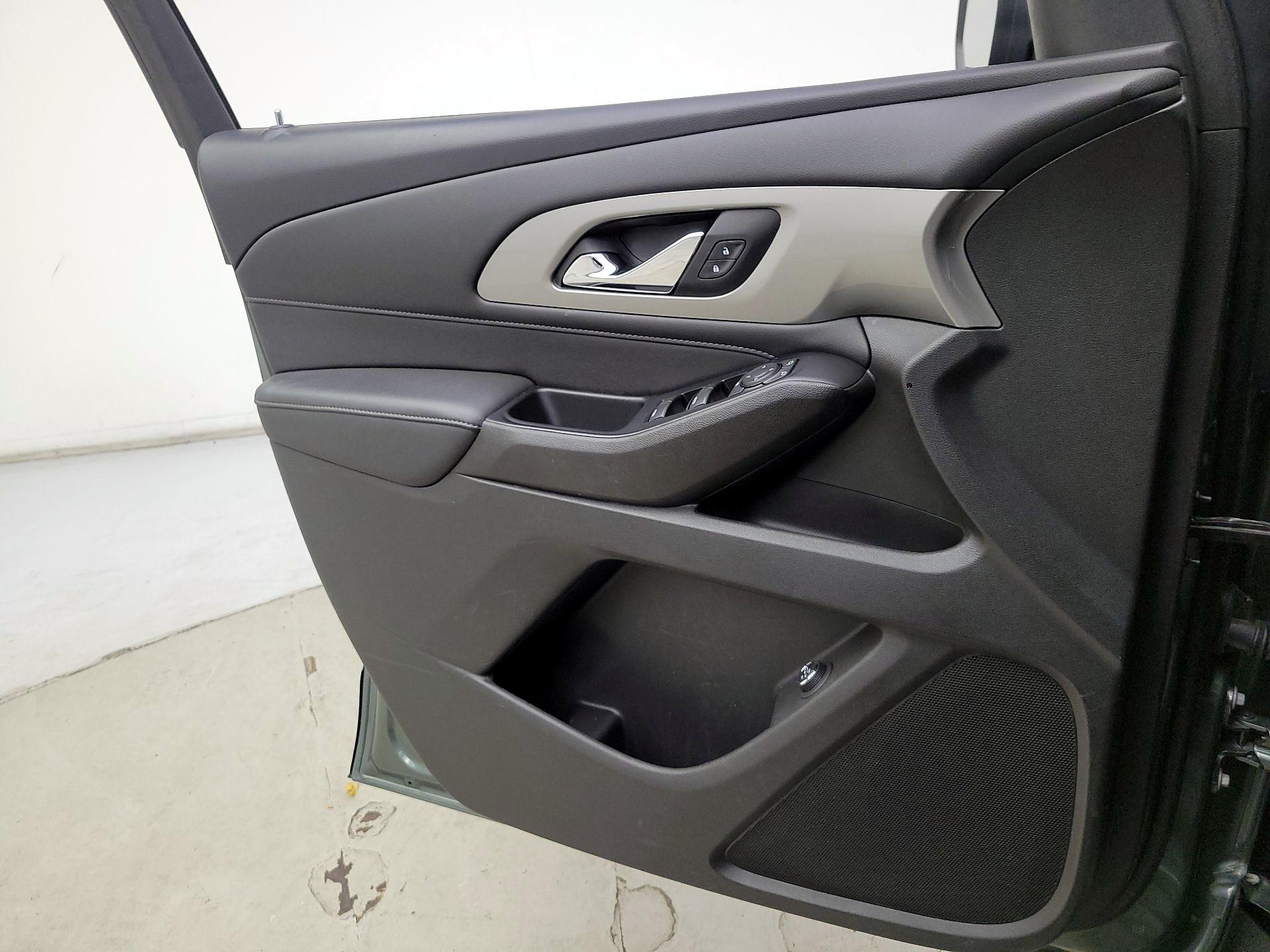 Thumbnail: 2023 Chevrolet Traverse - 12