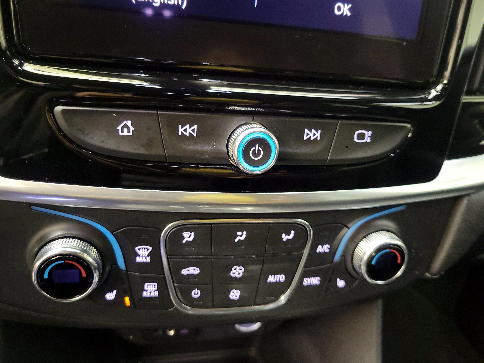 Thumbnail: 2023 Chevrolet Traverse - 16