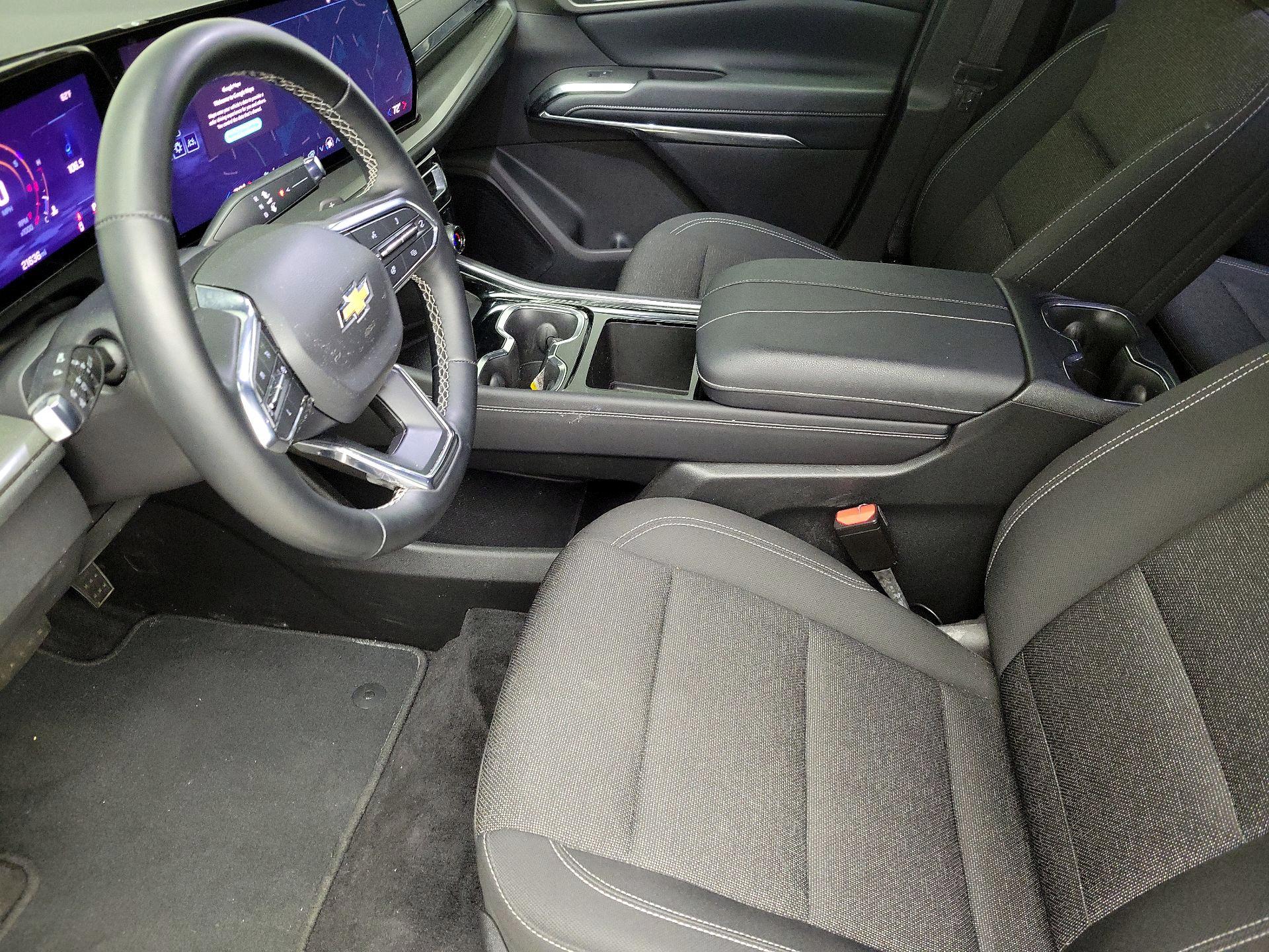 Thumbnail: 2025 Chevrolet Traverse - 11