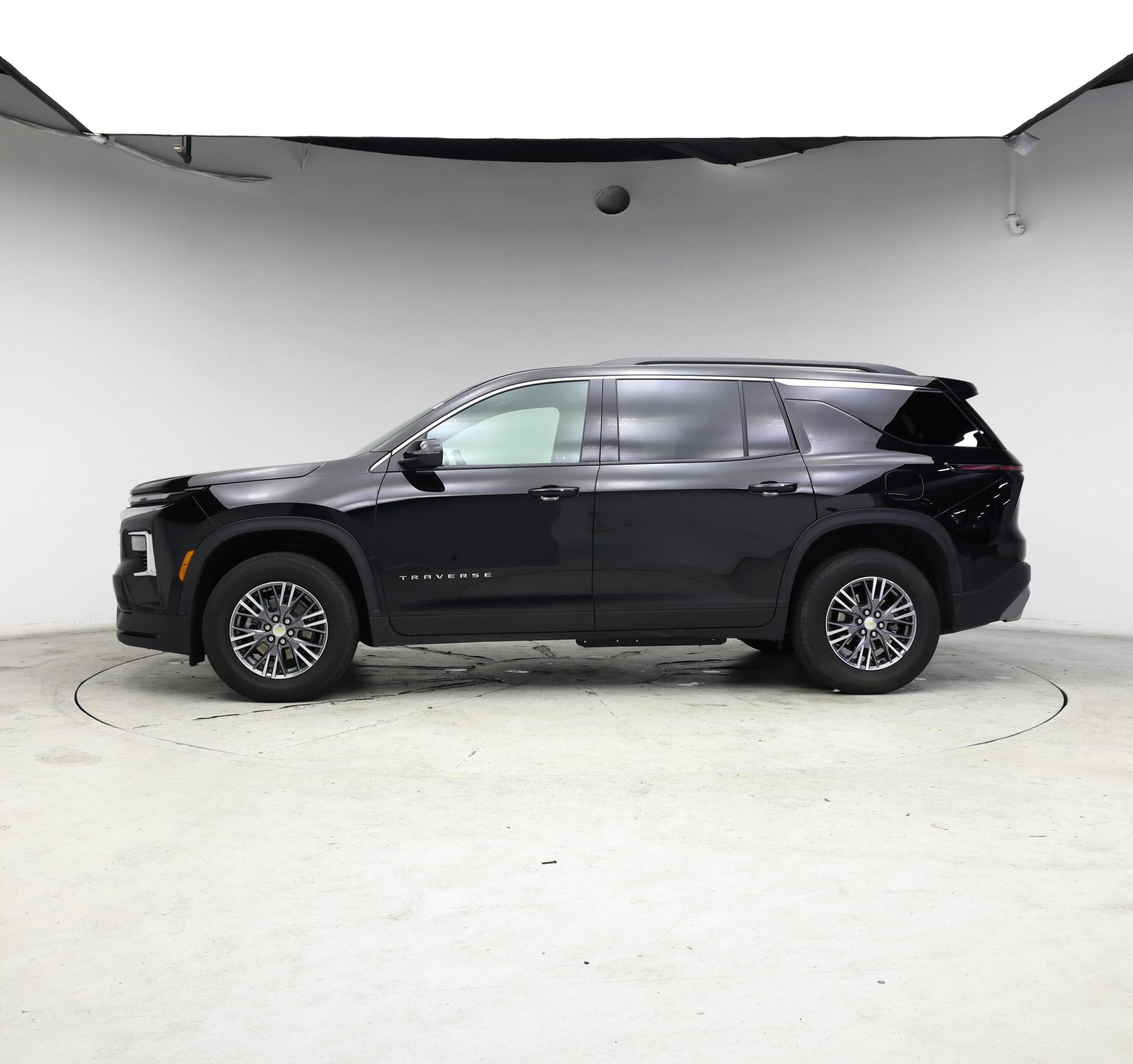 Thumbnail: 2025 Chevrolet Traverse - 3