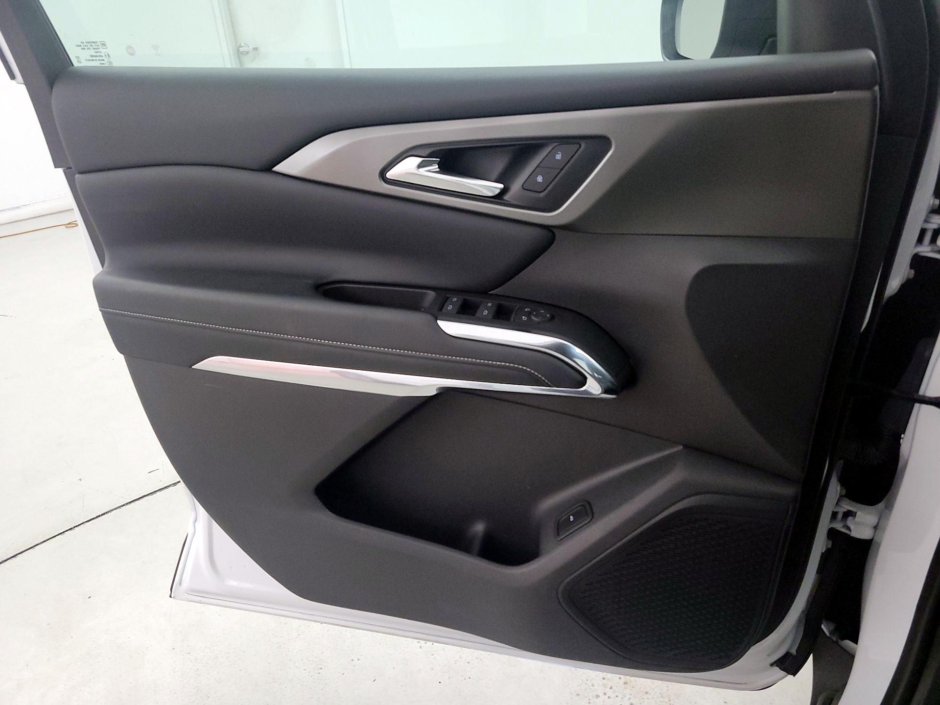 Thumbnail: 2025 Chevrolet Traverse - 12