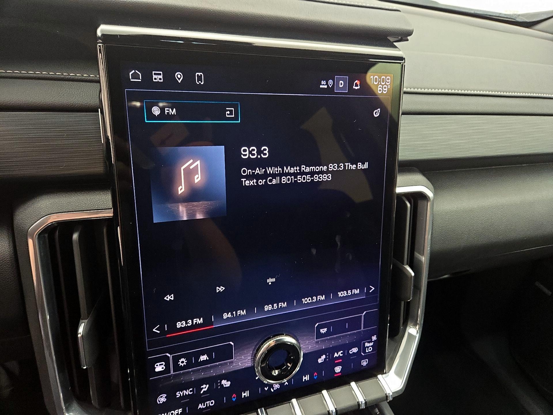 Thumbnail: 2025 GMC Acadia - 16