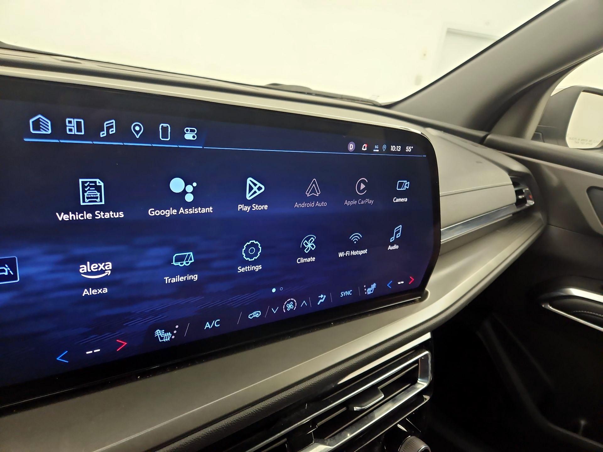 Thumbnail: 2025 Chevrolet Traverse - 15