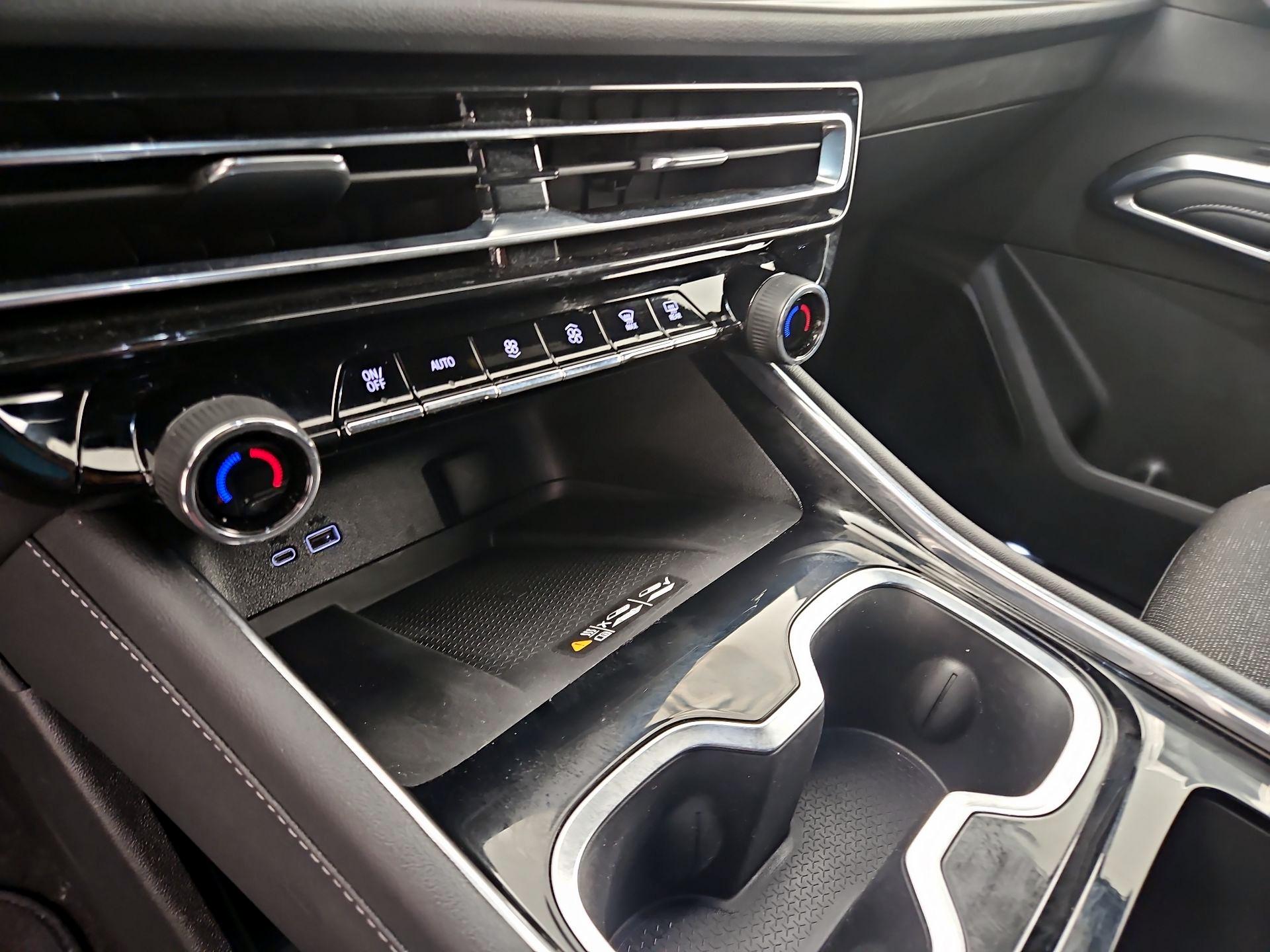 Thumbnail: 2025 Chevrolet Traverse - 16