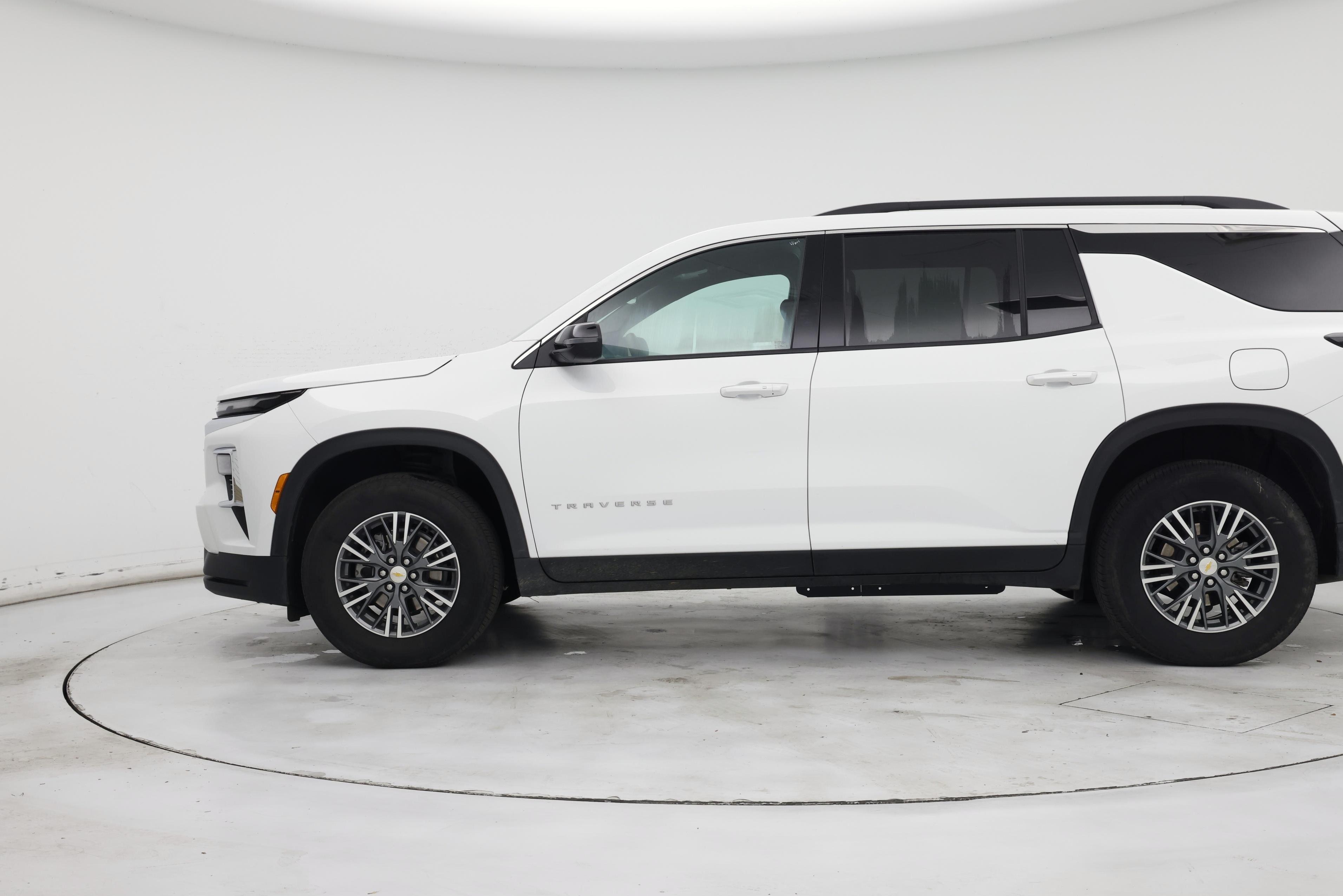 Thumbnail: 2025 Chevrolet Traverse - 3