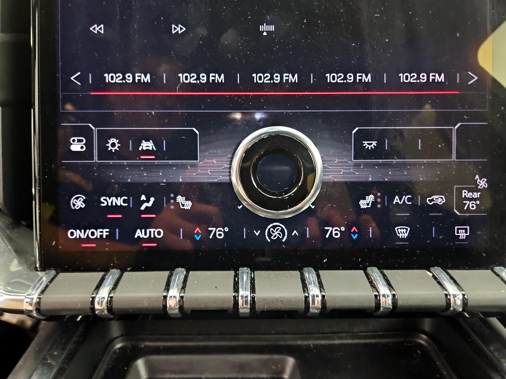 Thumbnail: 2025 GMC Acadia - 16