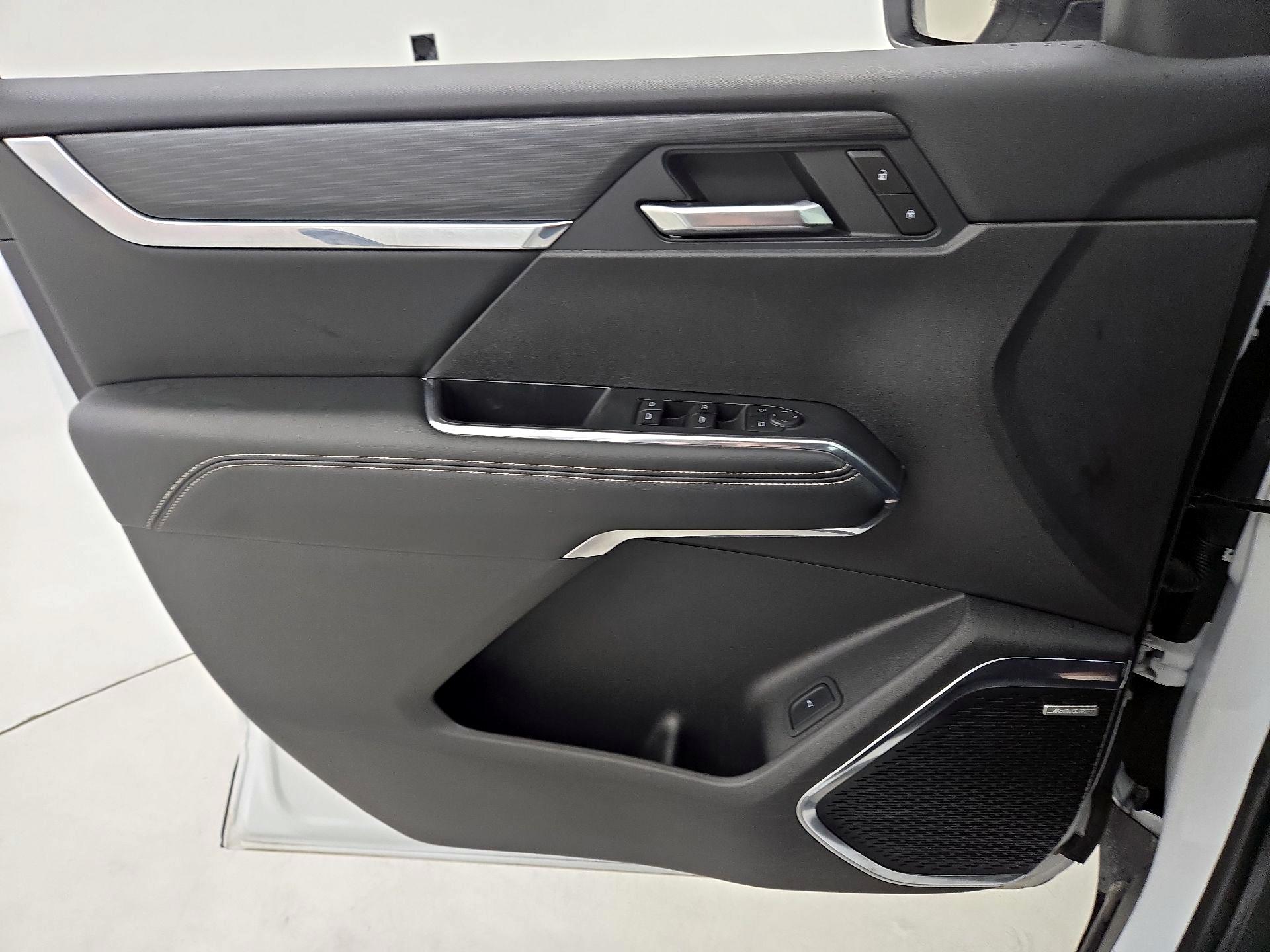 Thumbnail: 2025 GMC Acadia - 12