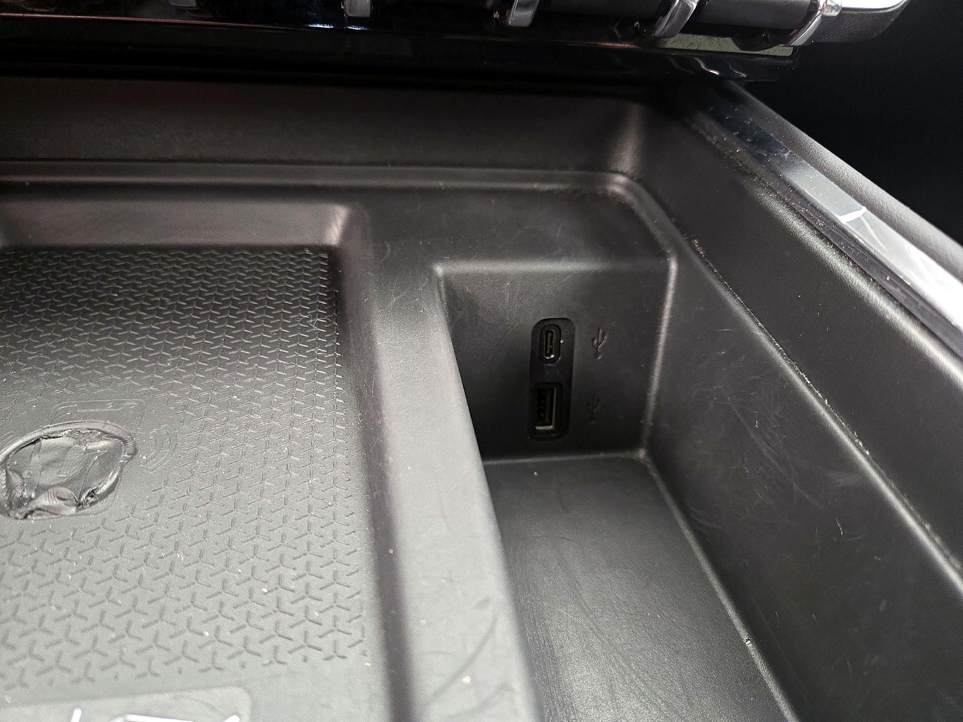 Thumbnail: 2025 GMC Acadia - 18