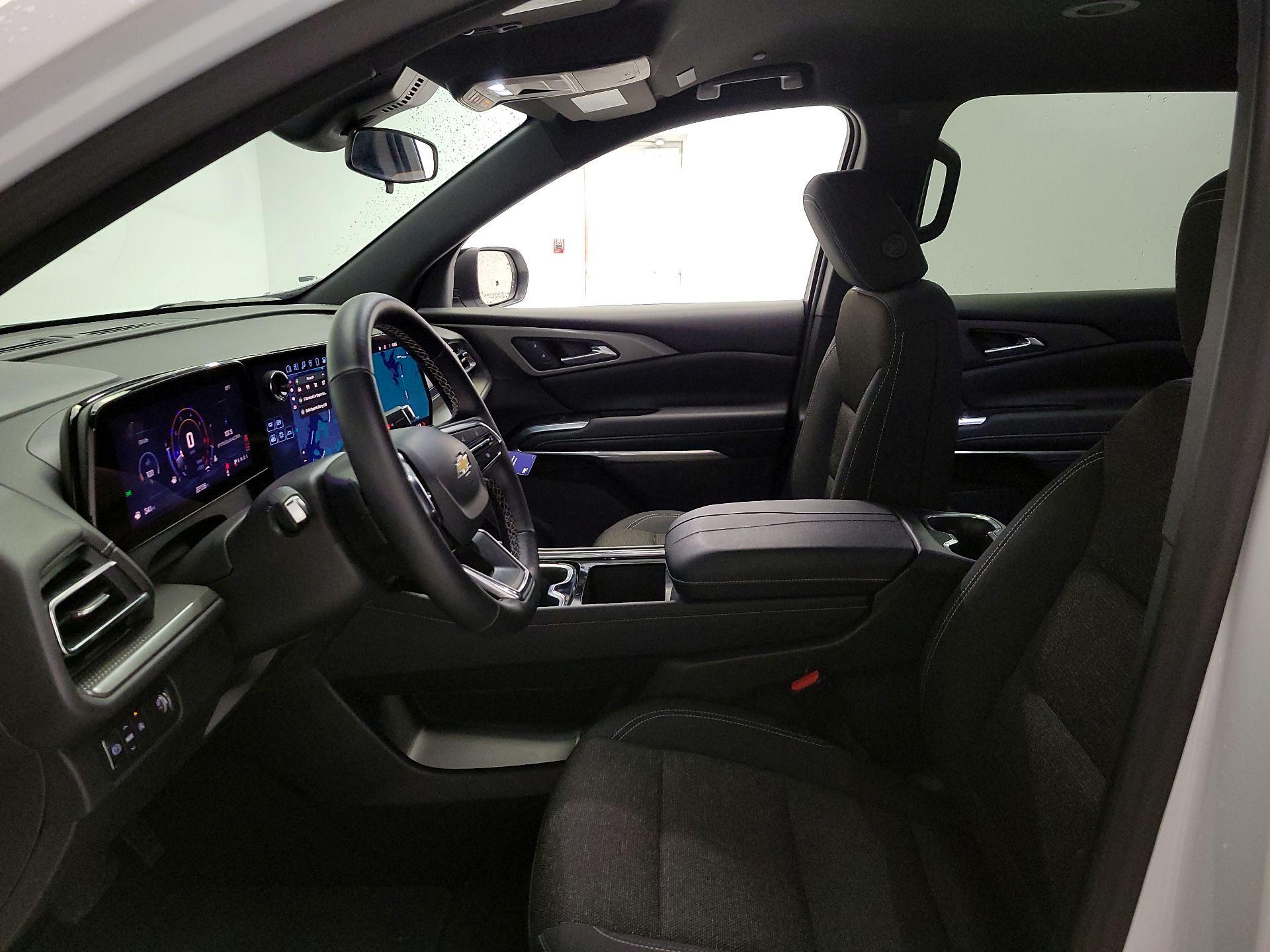 Thumbnail: 2025 Chevrolet Traverse - 11