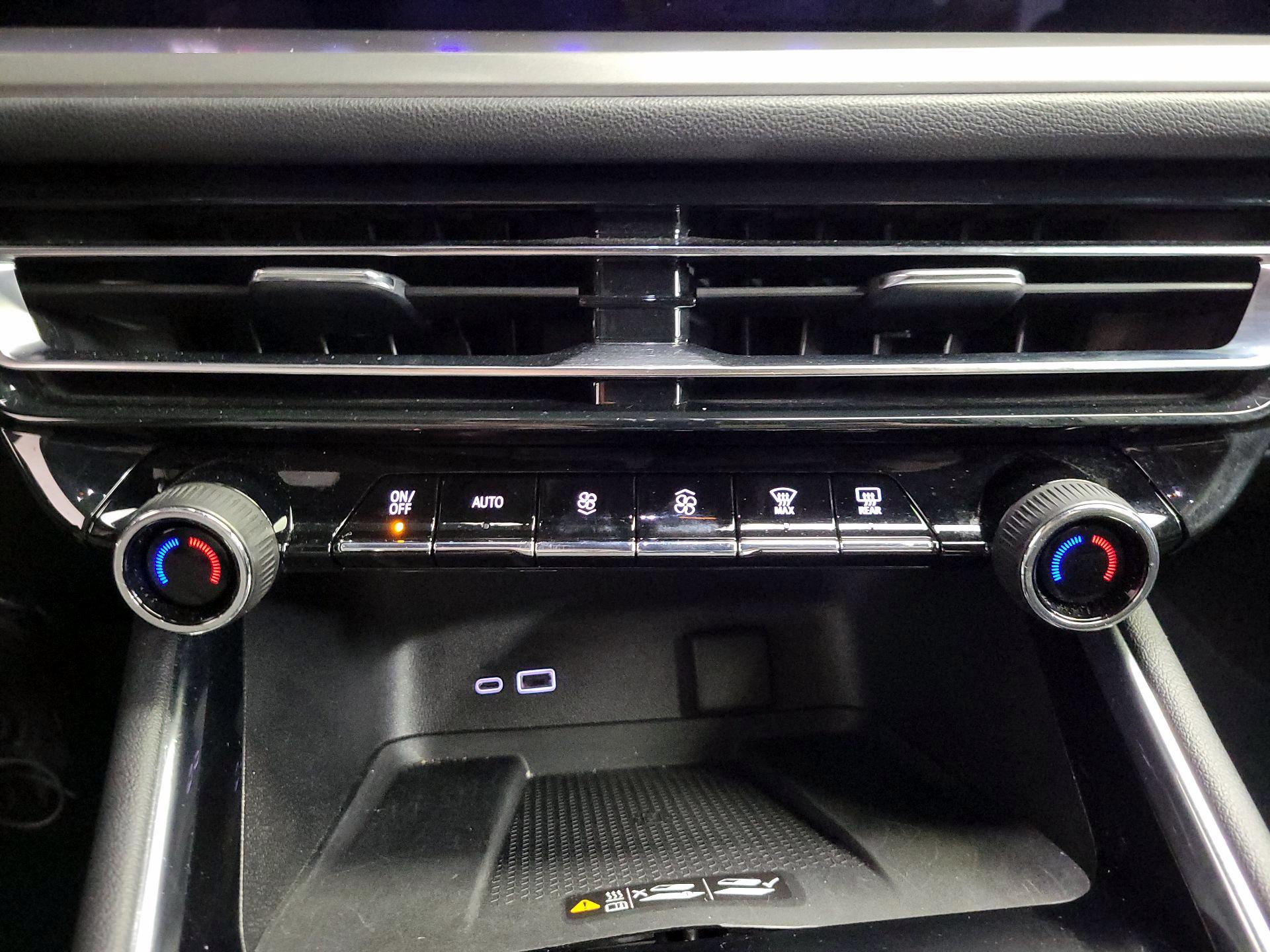 Thumbnail: 2025 Chevrolet Traverse - 17