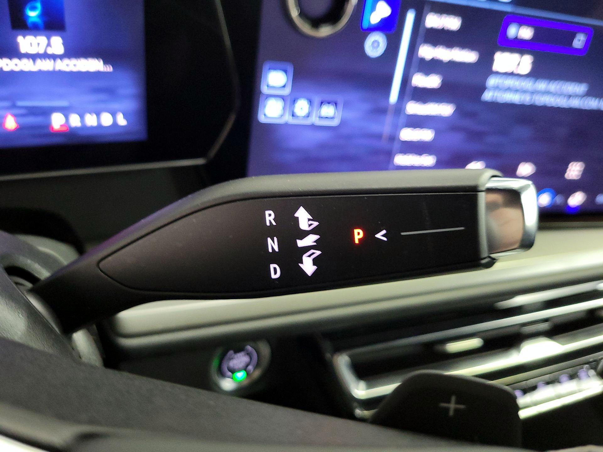 Thumbnail: 2025 Chevrolet Traverse - 18