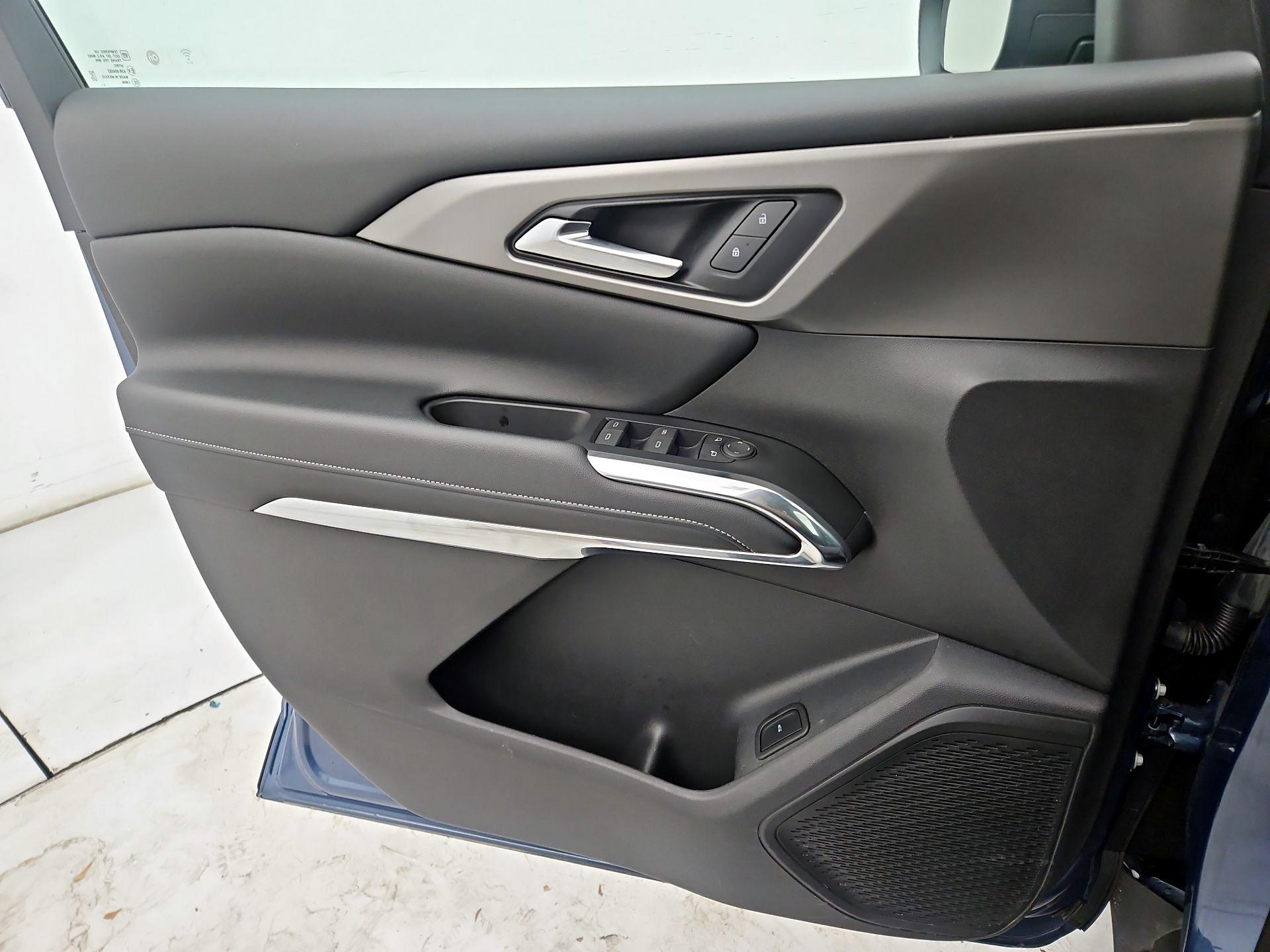 Thumbnail: 2025 Chevrolet Traverse - 12