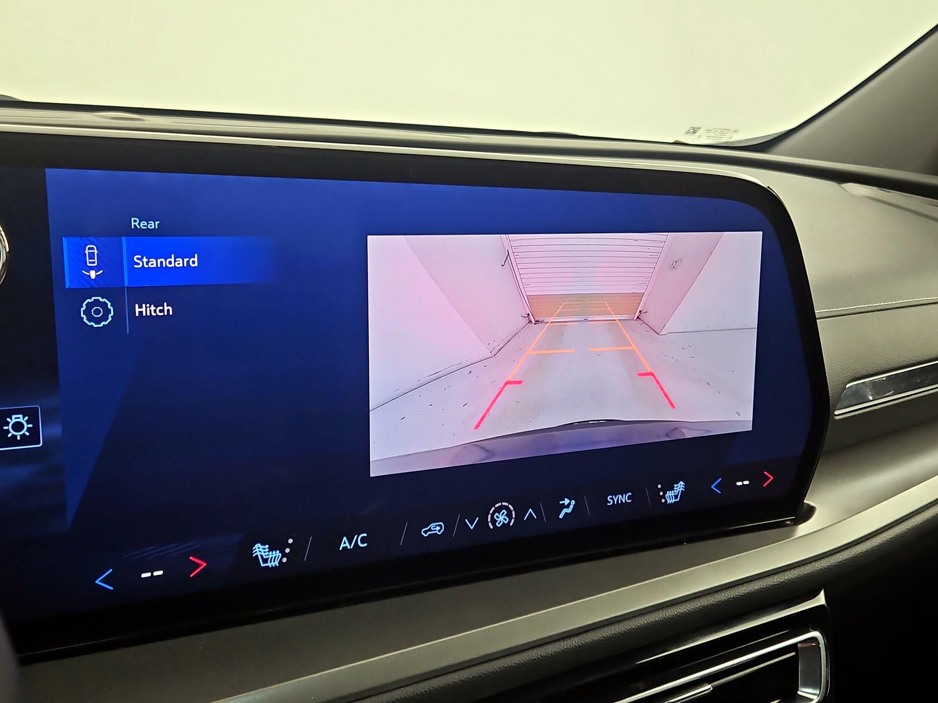 Thumbnail: 2025 Chevrolet Traverse - 15