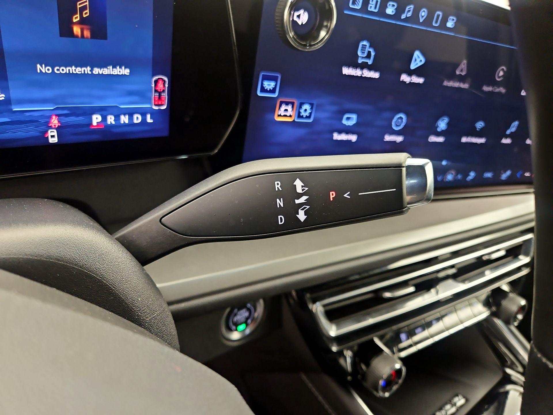 Thumbnail: 2025 Chevrolet Traverse - 18