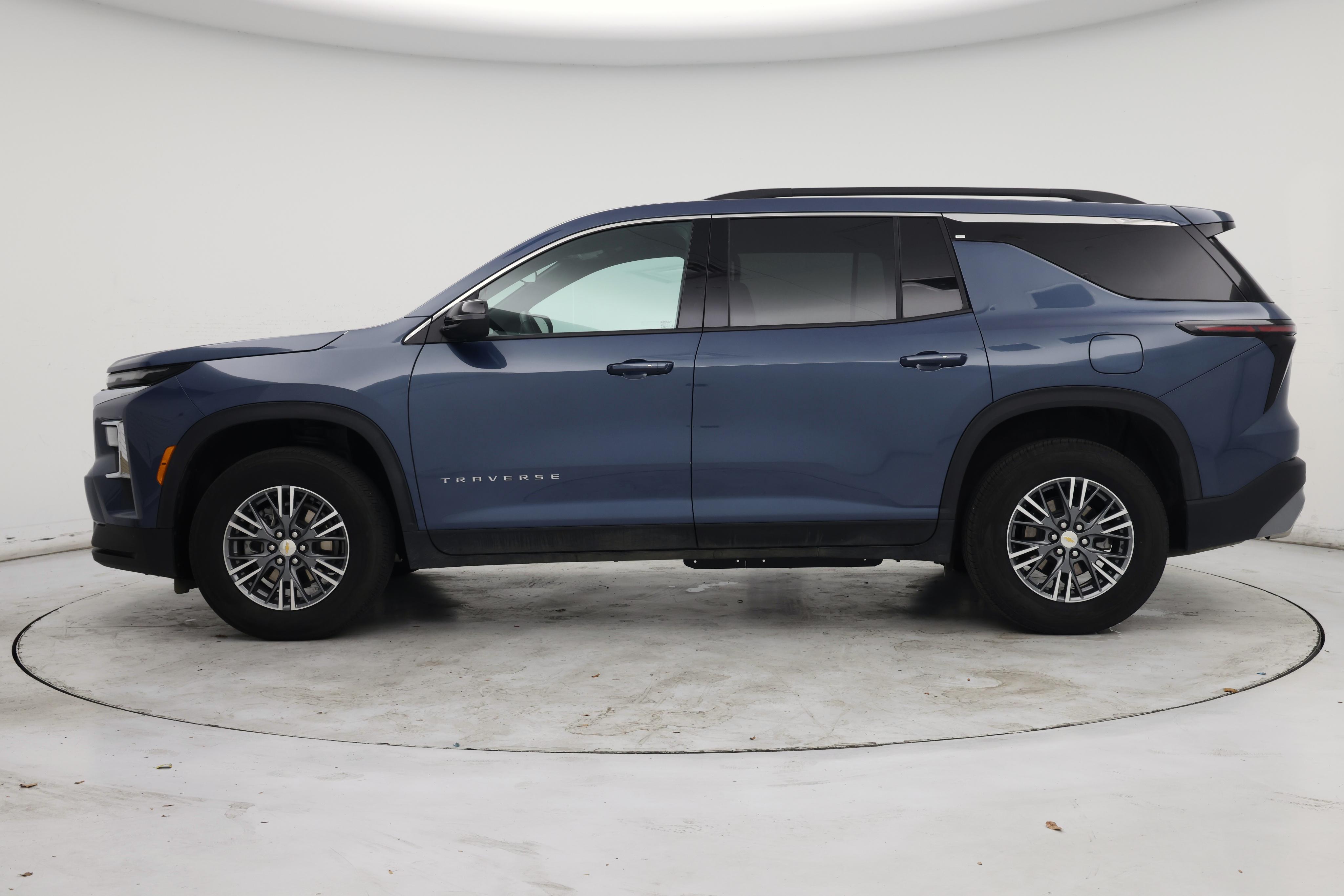 Thumbnail: 2025 Chevrolet Traverse - 3