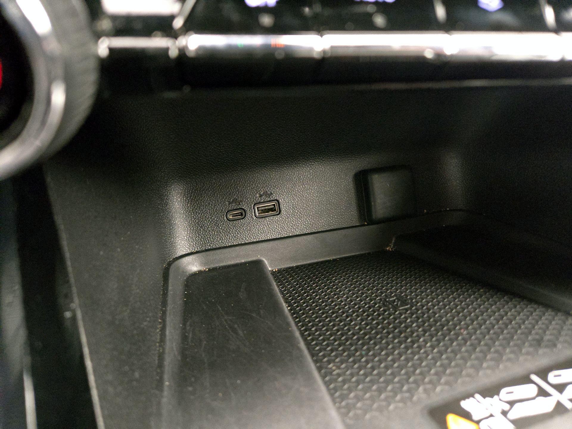 Thumbnail: 2025 Chevrolet Traverse - 18