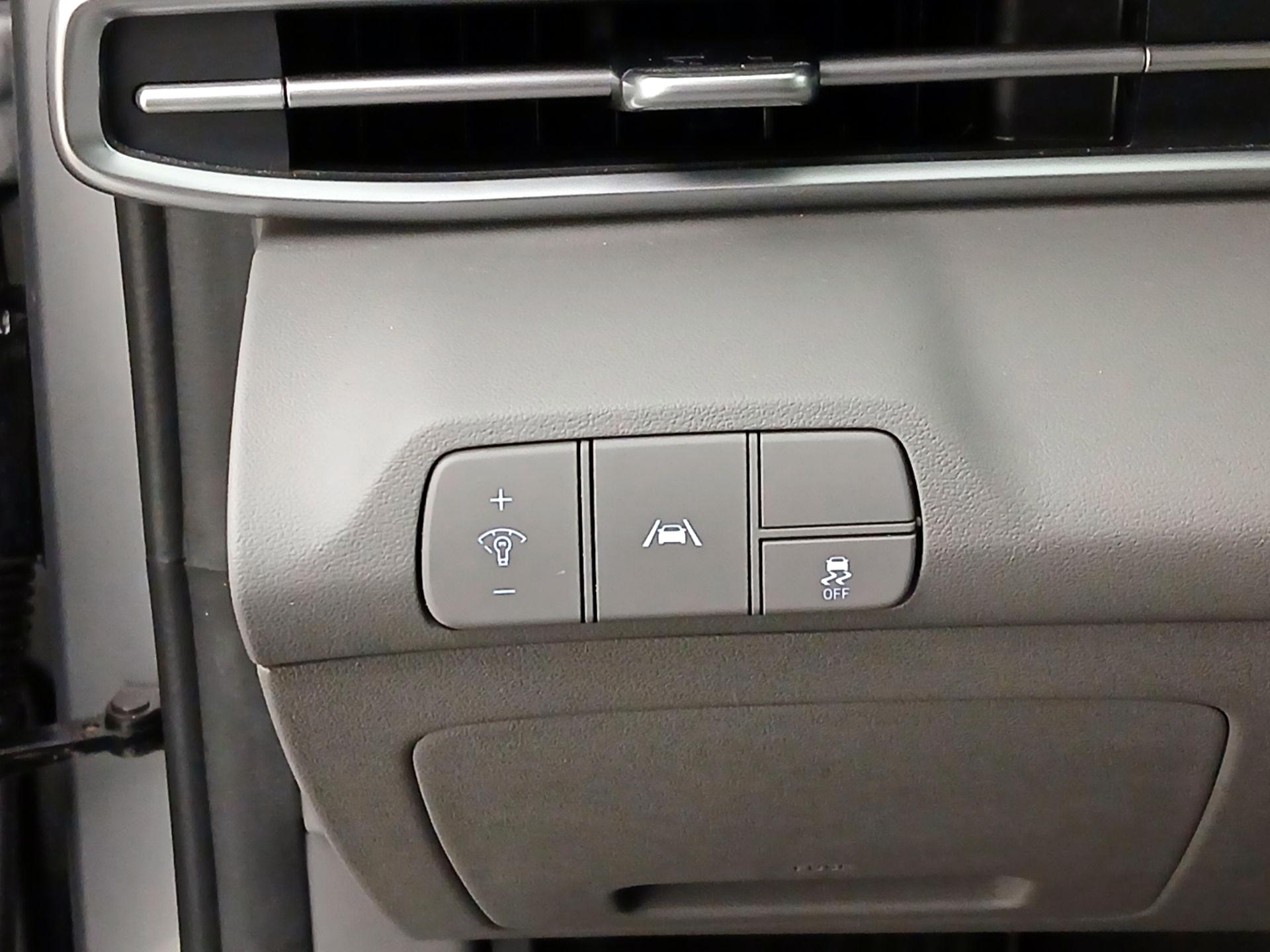 Thumbnail: 2022 Hyundai Elantra - 13