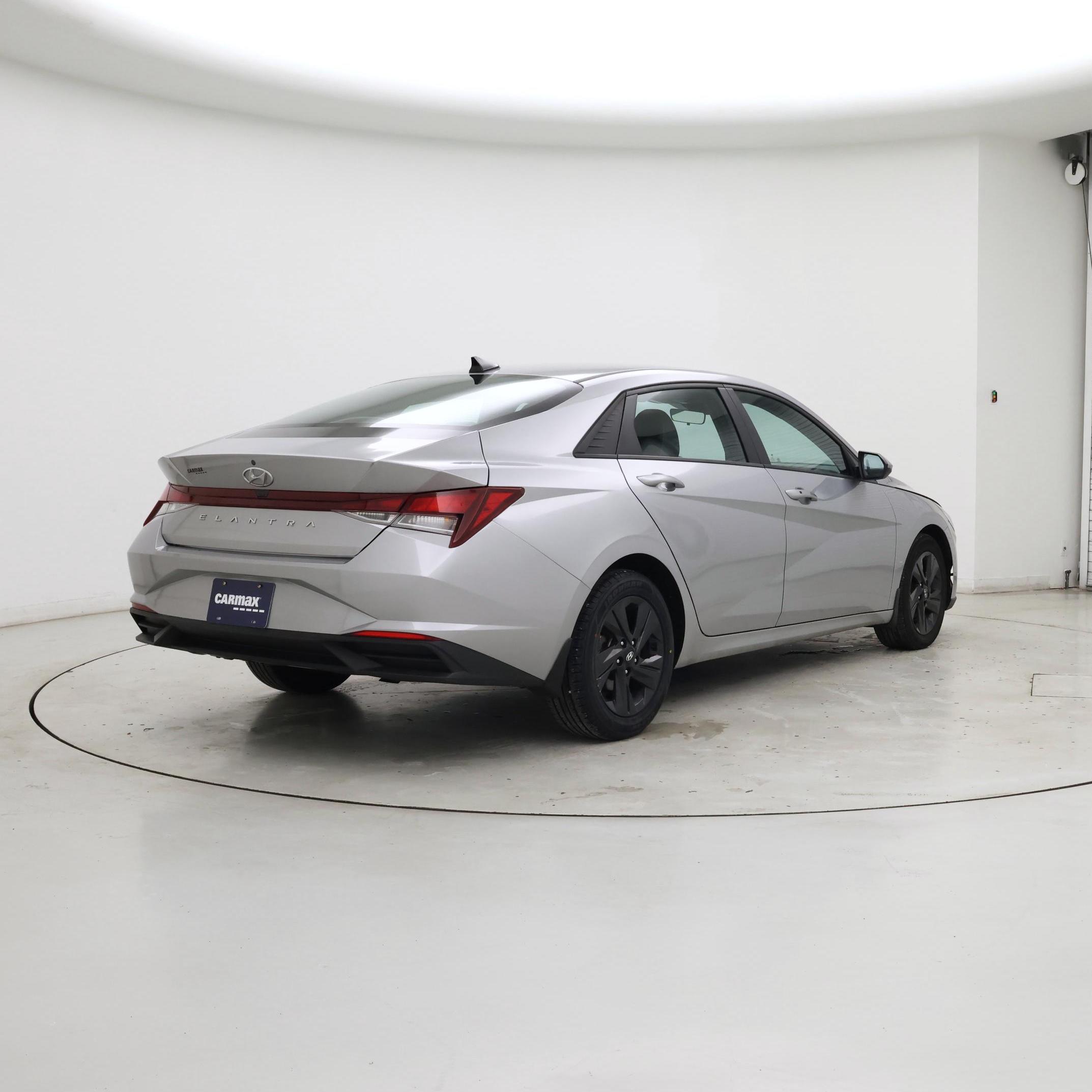 Thumbnail: 2022 Hyundai Elantra - 8