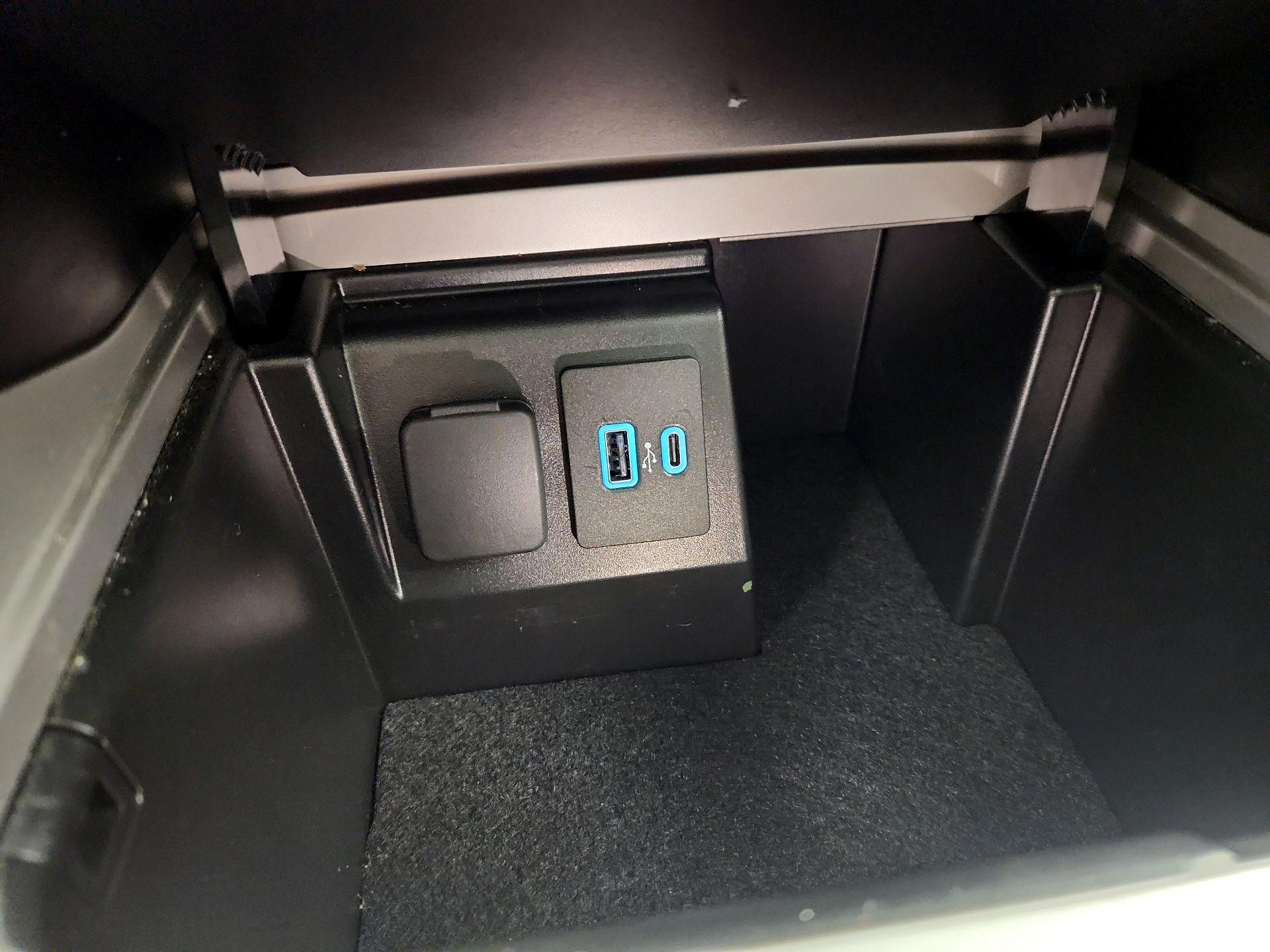 Thumbnail: 2022 Ford Explorer - 19