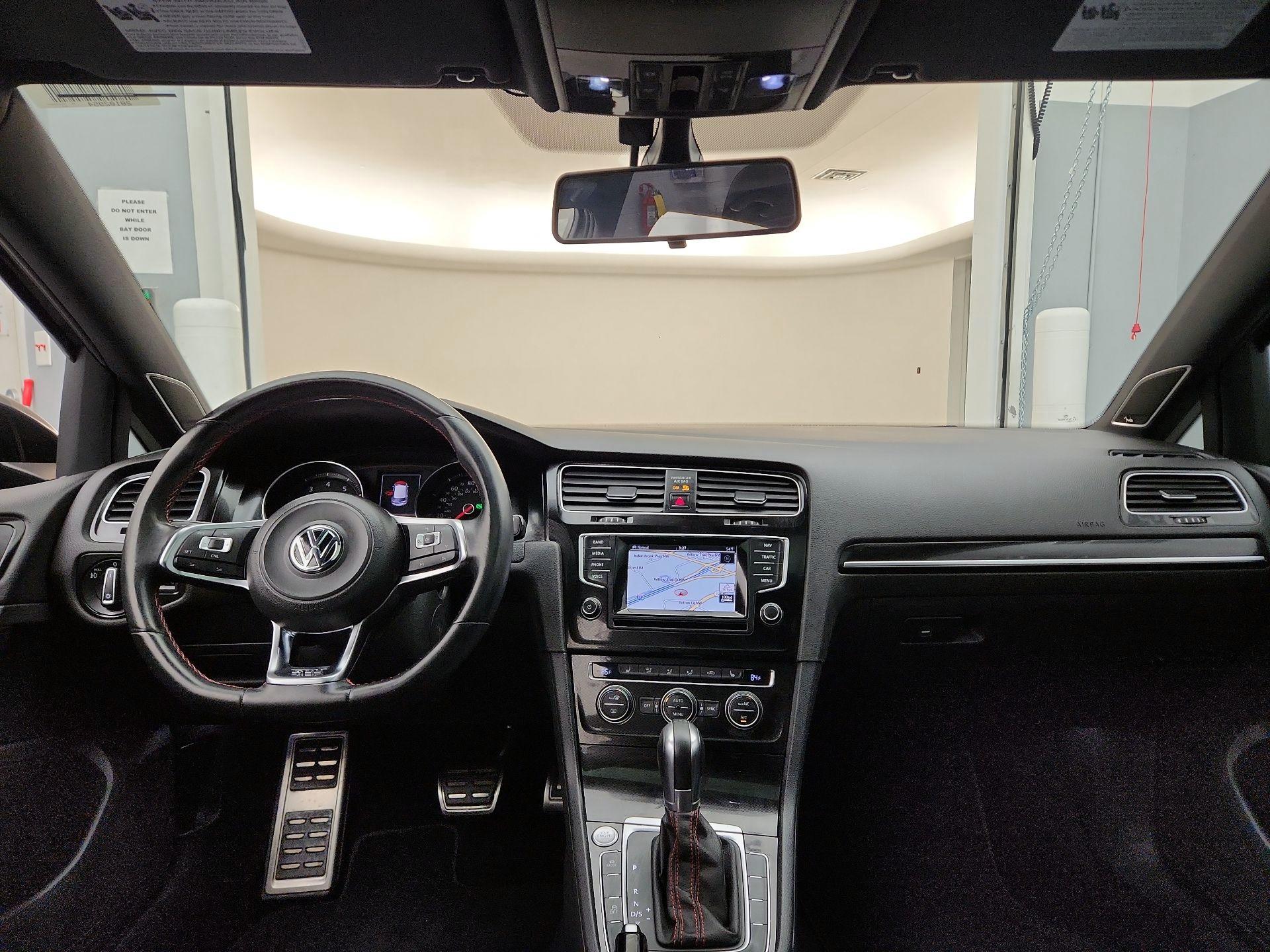 Thumbnail: 2015 Volkswagen Golf - 9