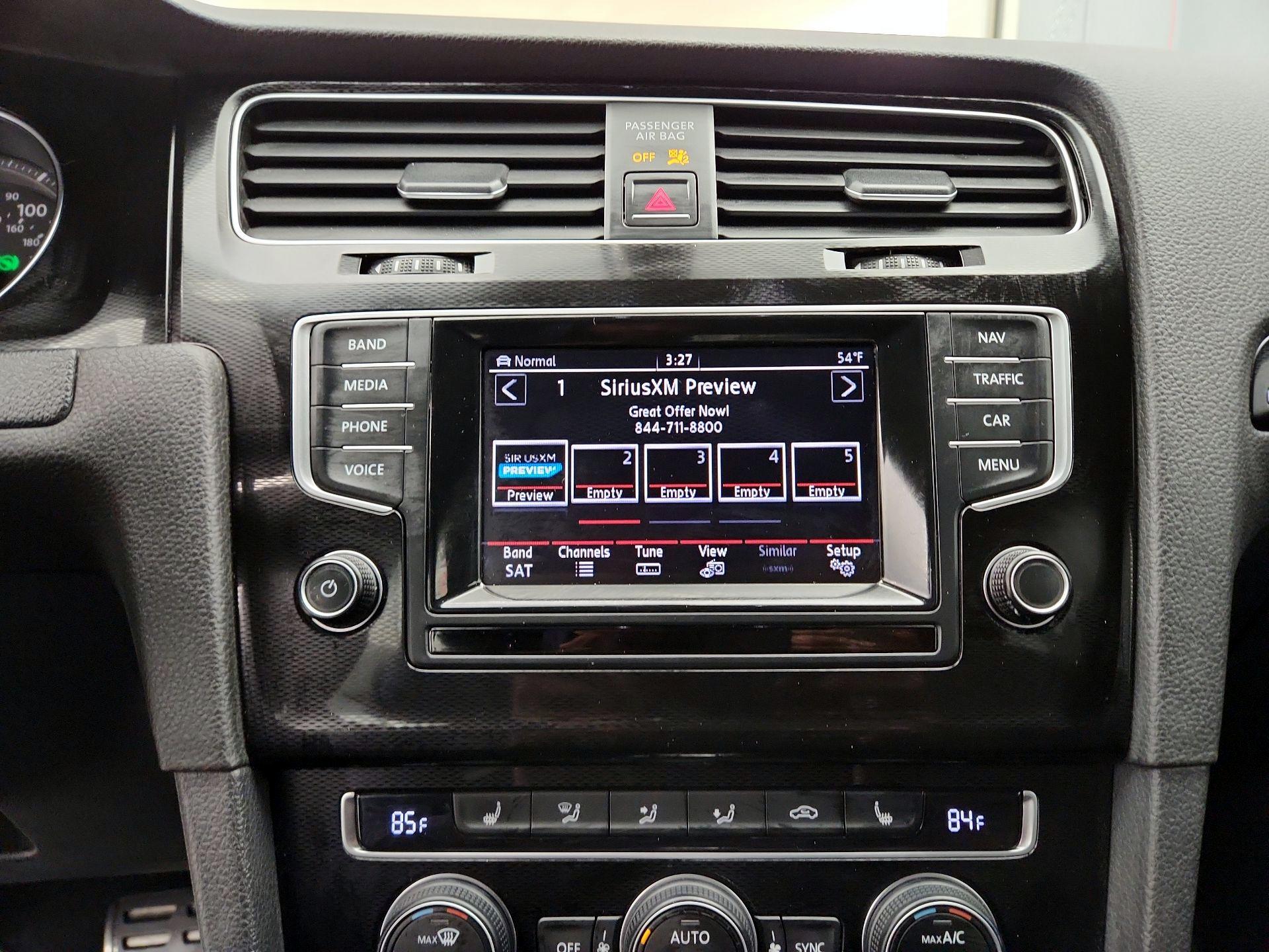 Thumbnail: 2015 Volkswagen Golf - 16