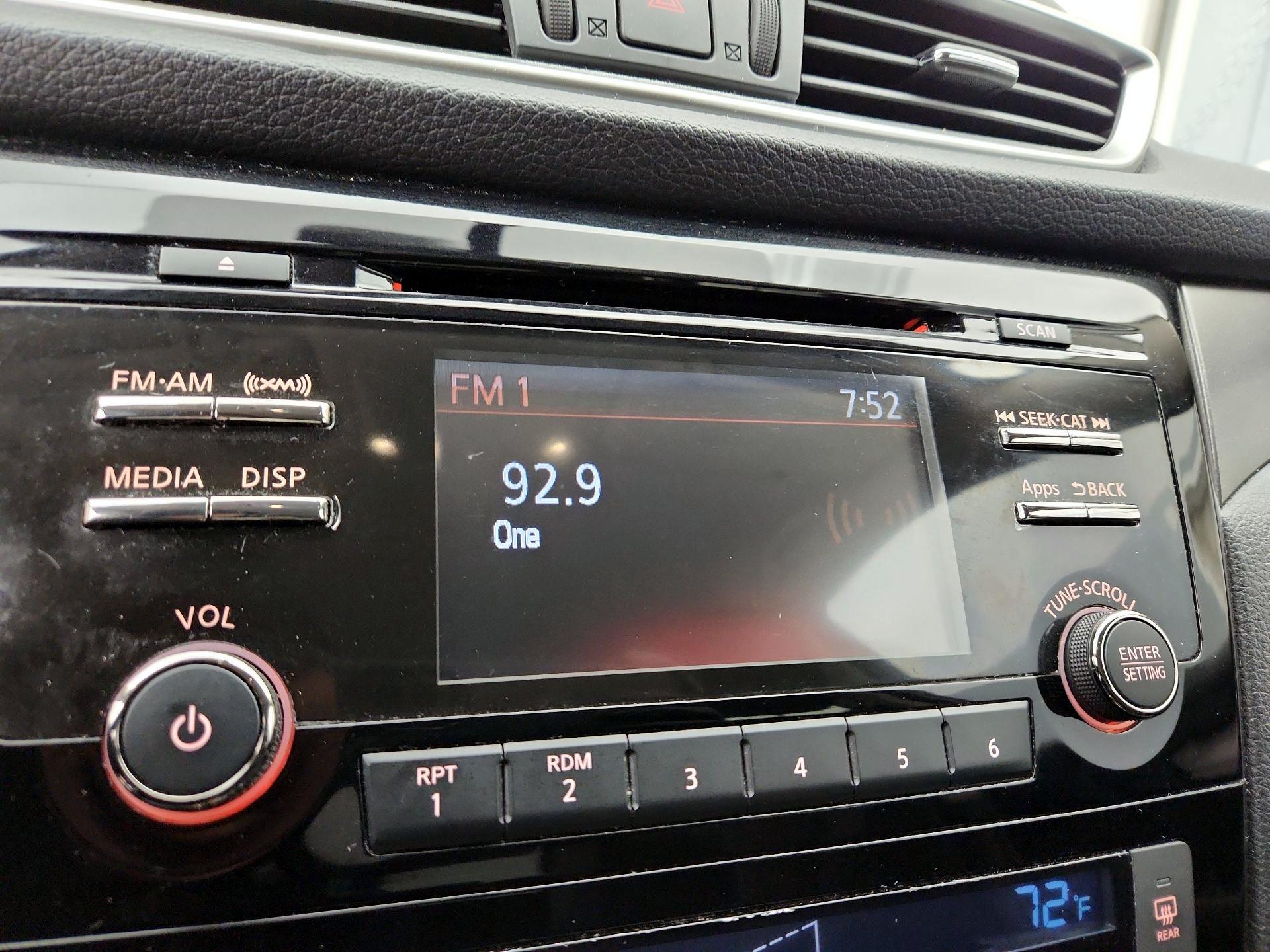 Thumbnail: 2016 Nissan Rogue - 15