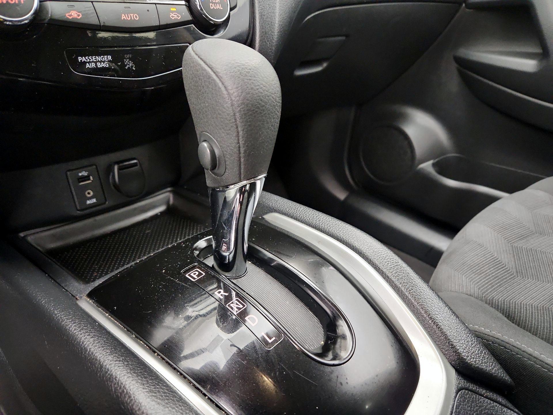 Thumbnail: 2016 Nissan Rogue - 17