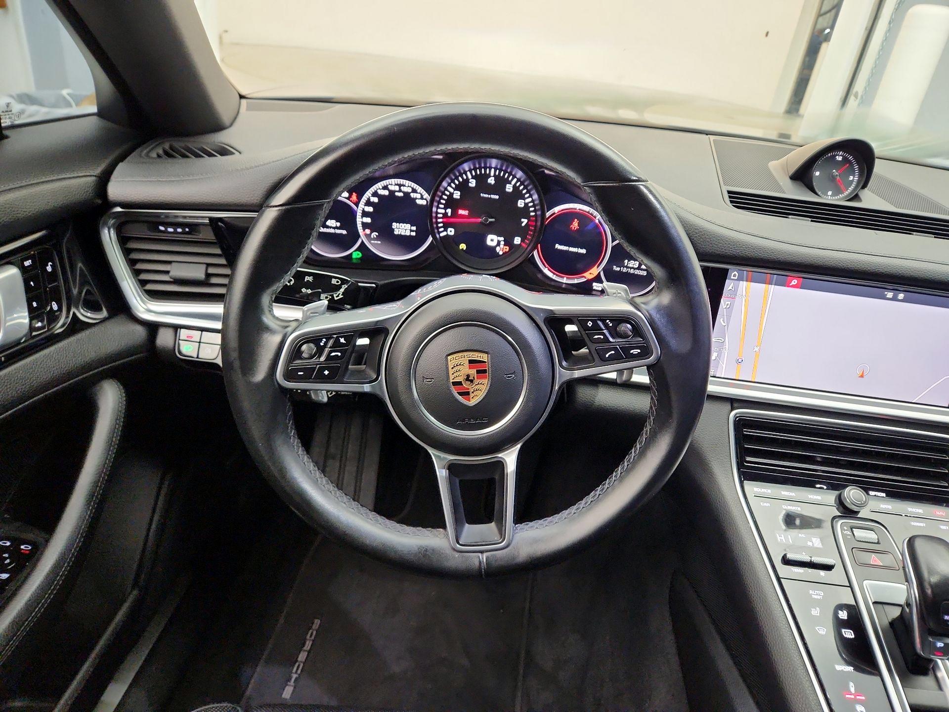 Thumbnail: 2018 Porsche Panamera - 10