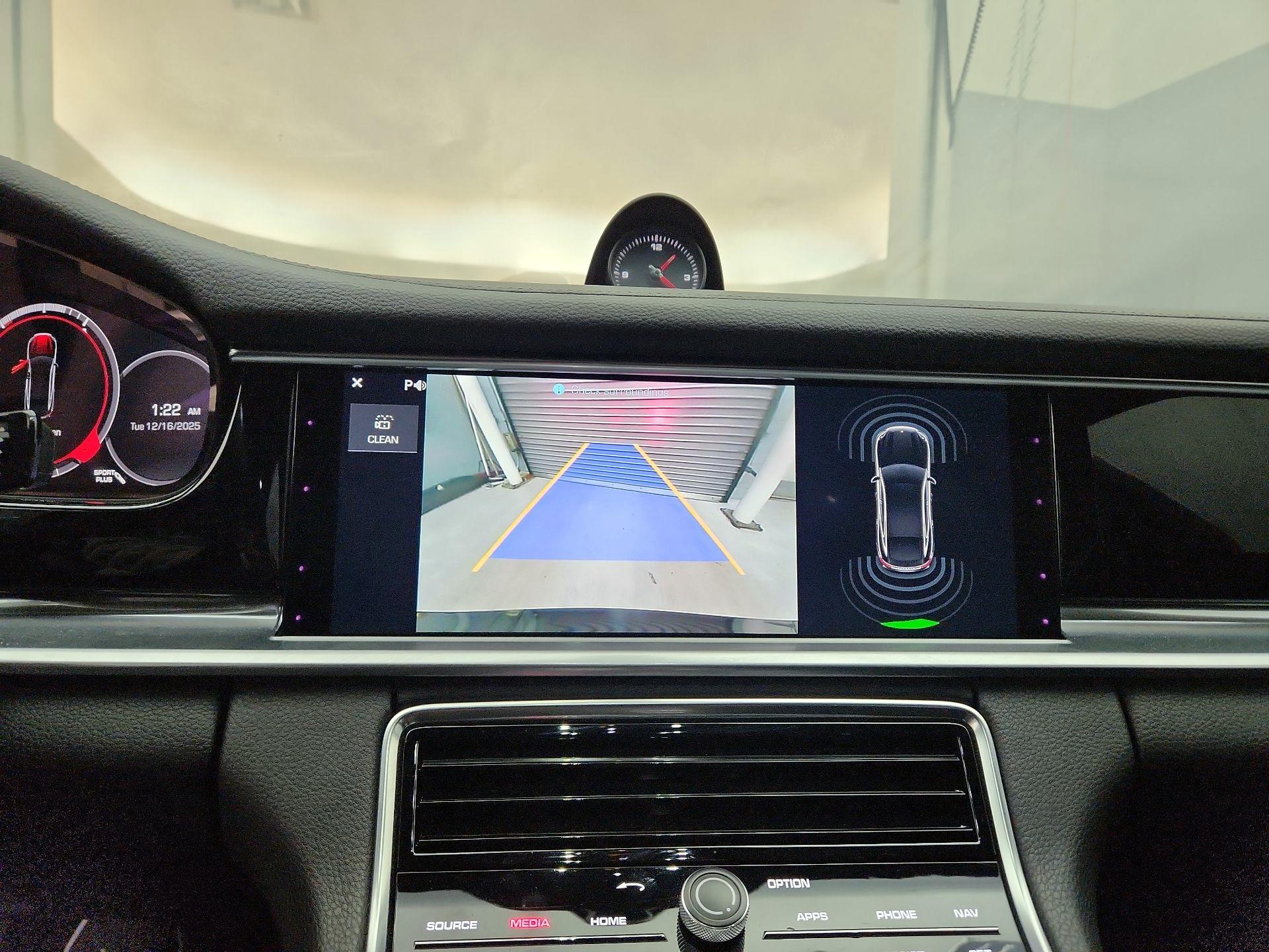 Thumbnail: 2018 Porsche Panamera - 15