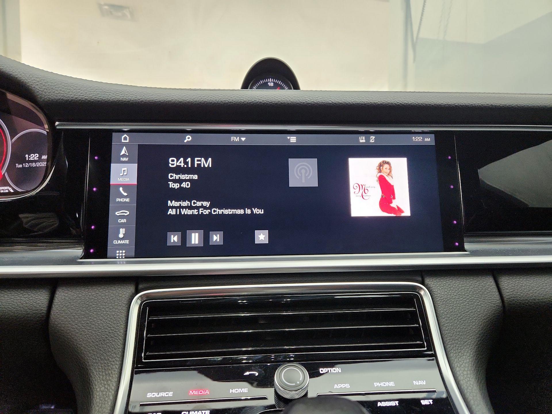 Thumbnail: 2018 Porsche Panamera - 16