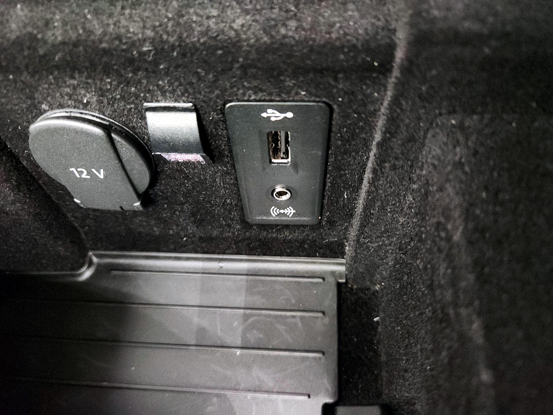 Thumbnail: 2018 Porsche Panamera - 19