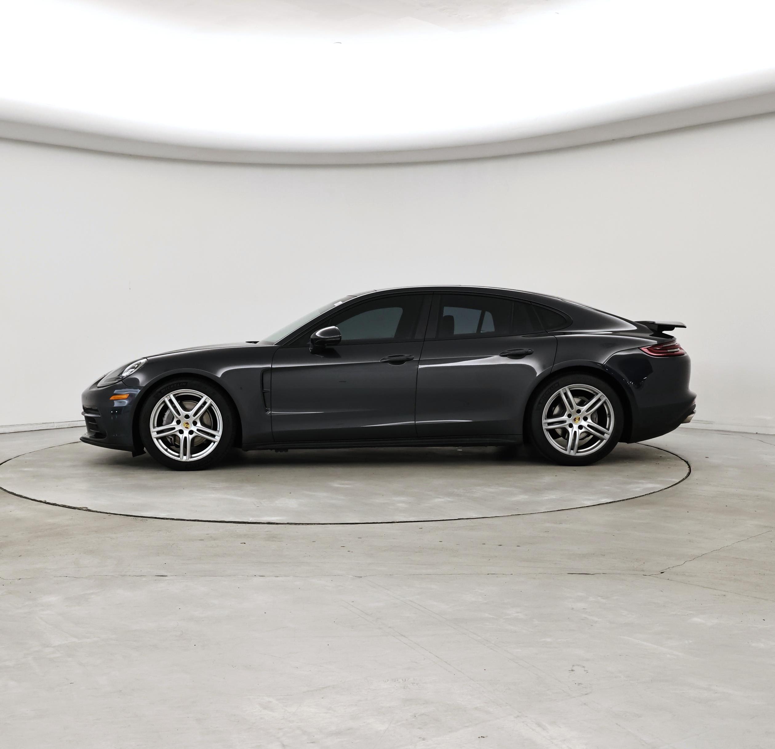 Thumbnail: 2018 Porsche Panamera - 3