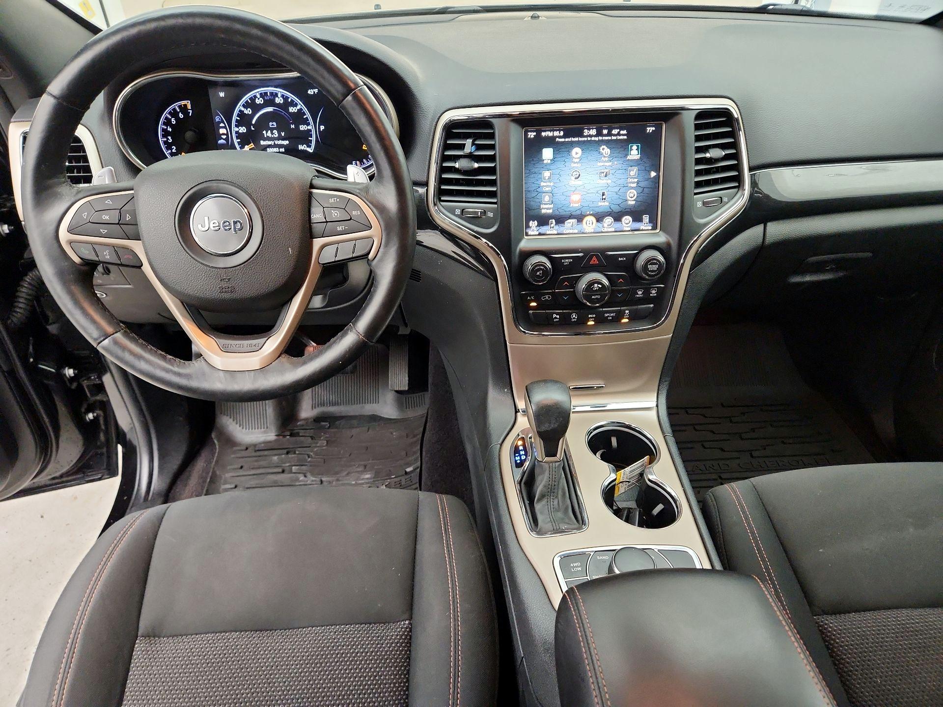 Thumbnail: 2017 Jeep Grand Cherokee - 9