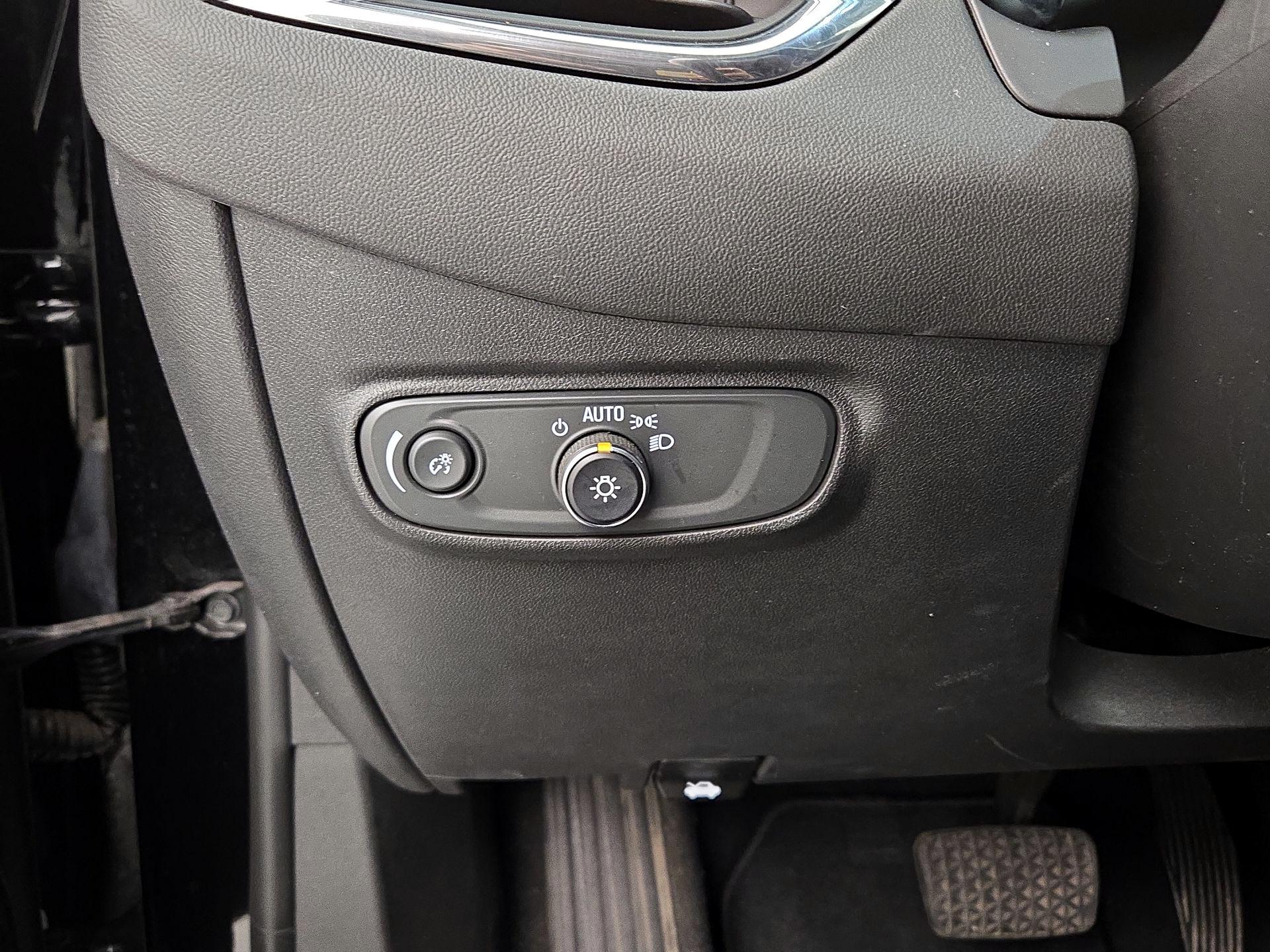 Thumbnail: 2022 Chevrolet Equinox - 13