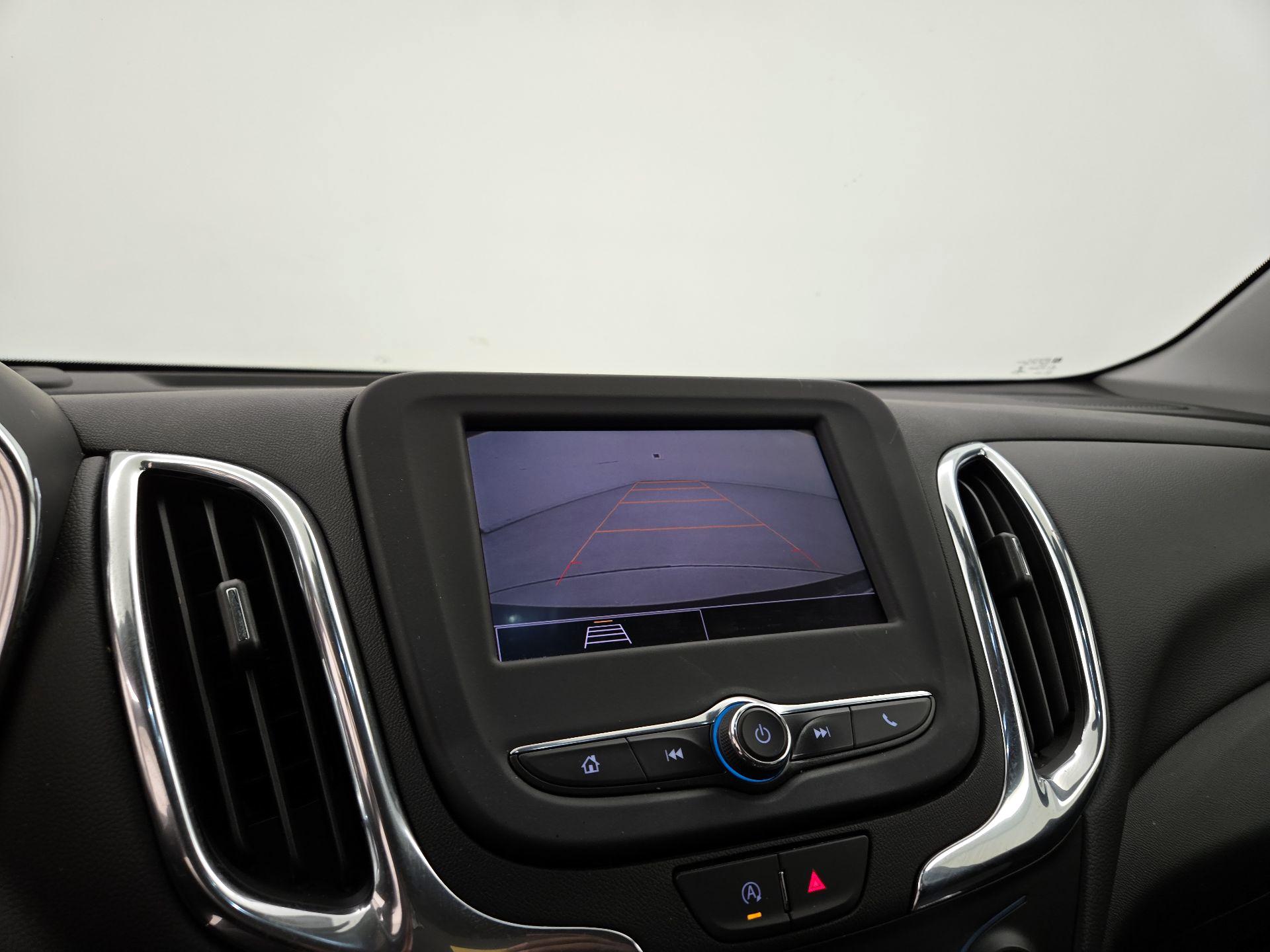 Thumbnail: 2022 Chevrolet Equinox - 14